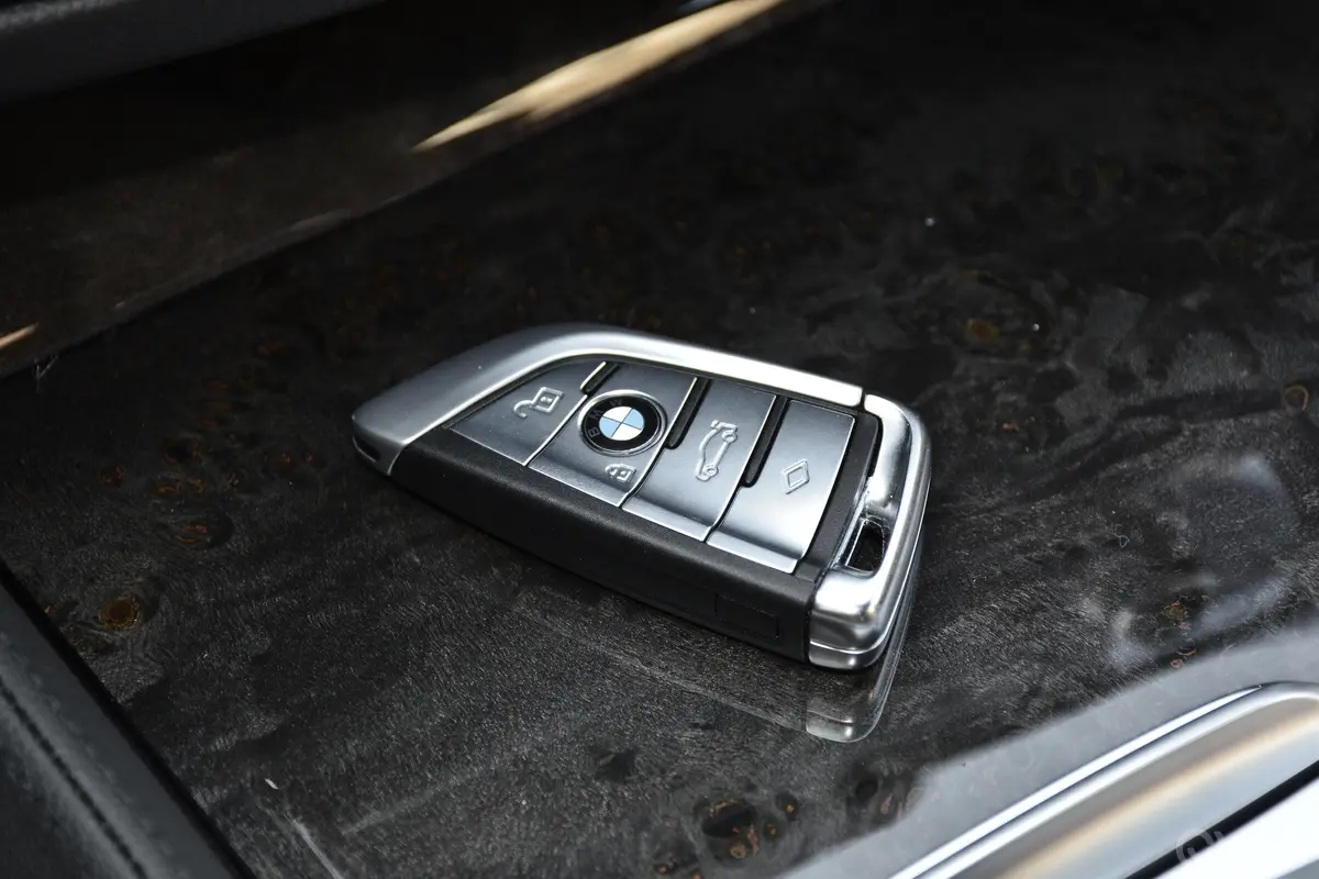 宝马5系530Li xDrive M运动套装钥匙正面