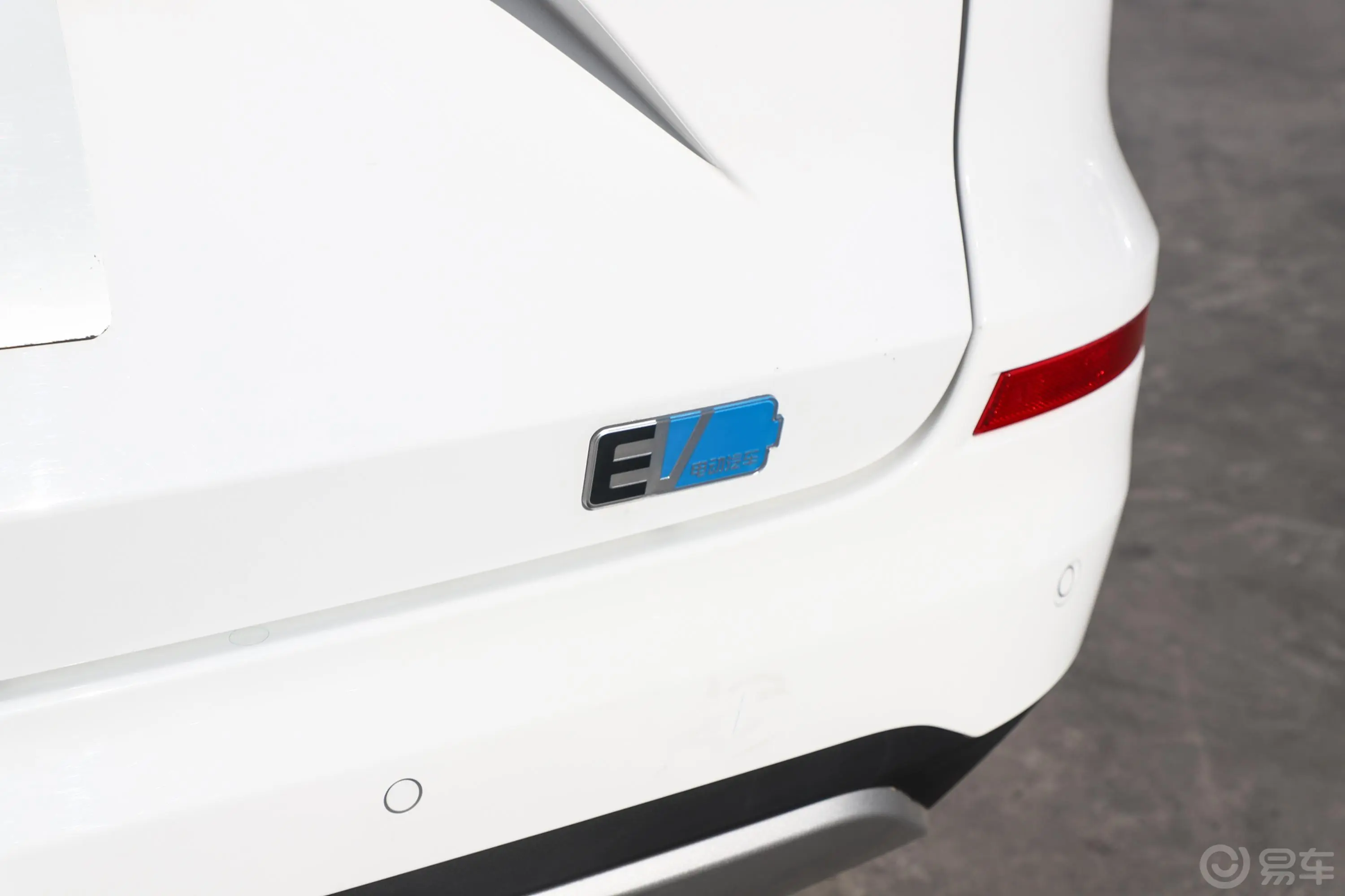 宋新能源EV500 智联领动版外观
