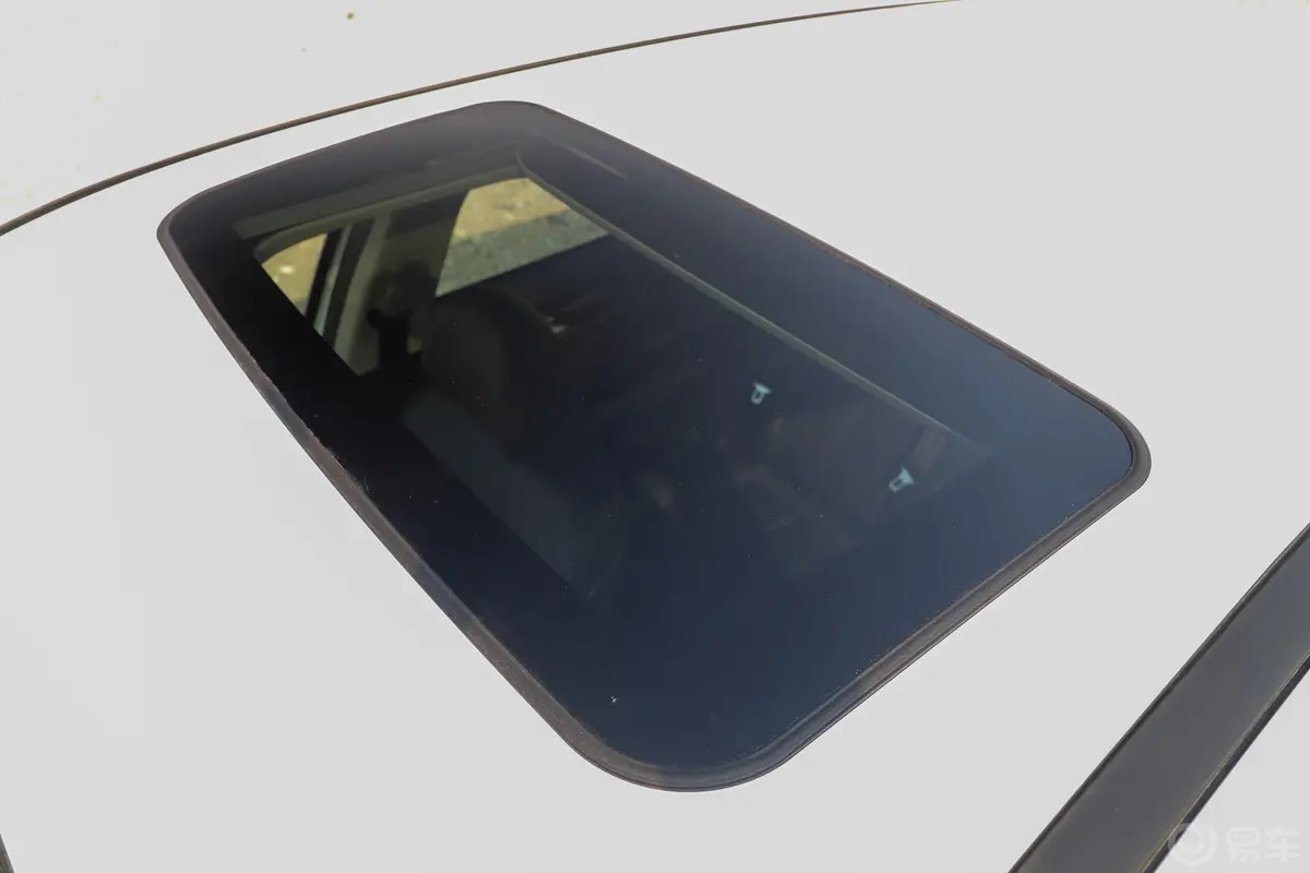 传祺GS5270T 手自一体 舒适版天窗