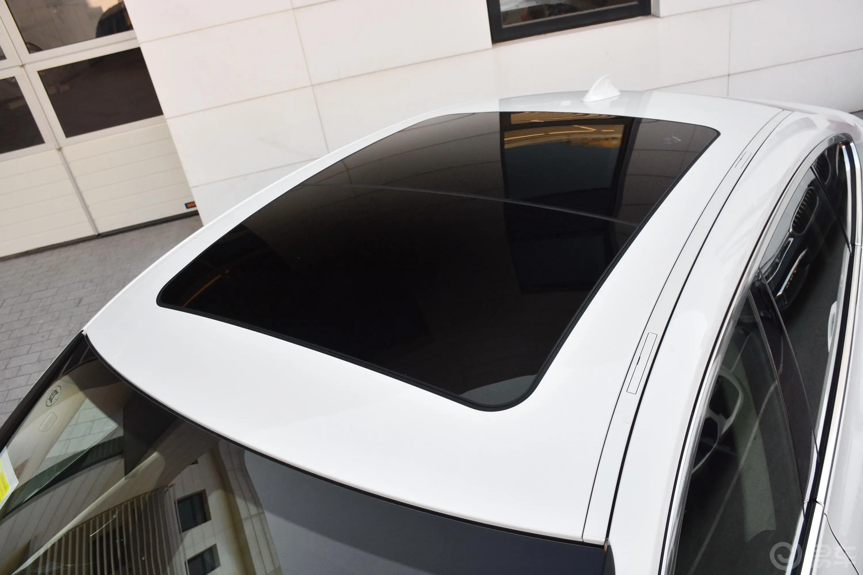 宝马3系GT320i 豪华设计套装天窗