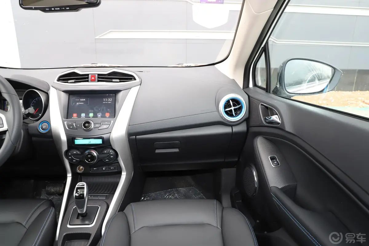 元新能源EV360 智联领尚版副驾驶位区域