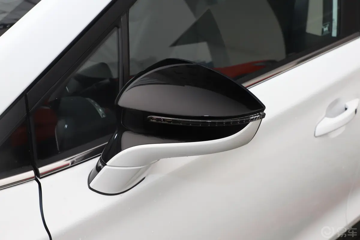 元新能源EV360 智联领尚版主驾驶后视镜背面