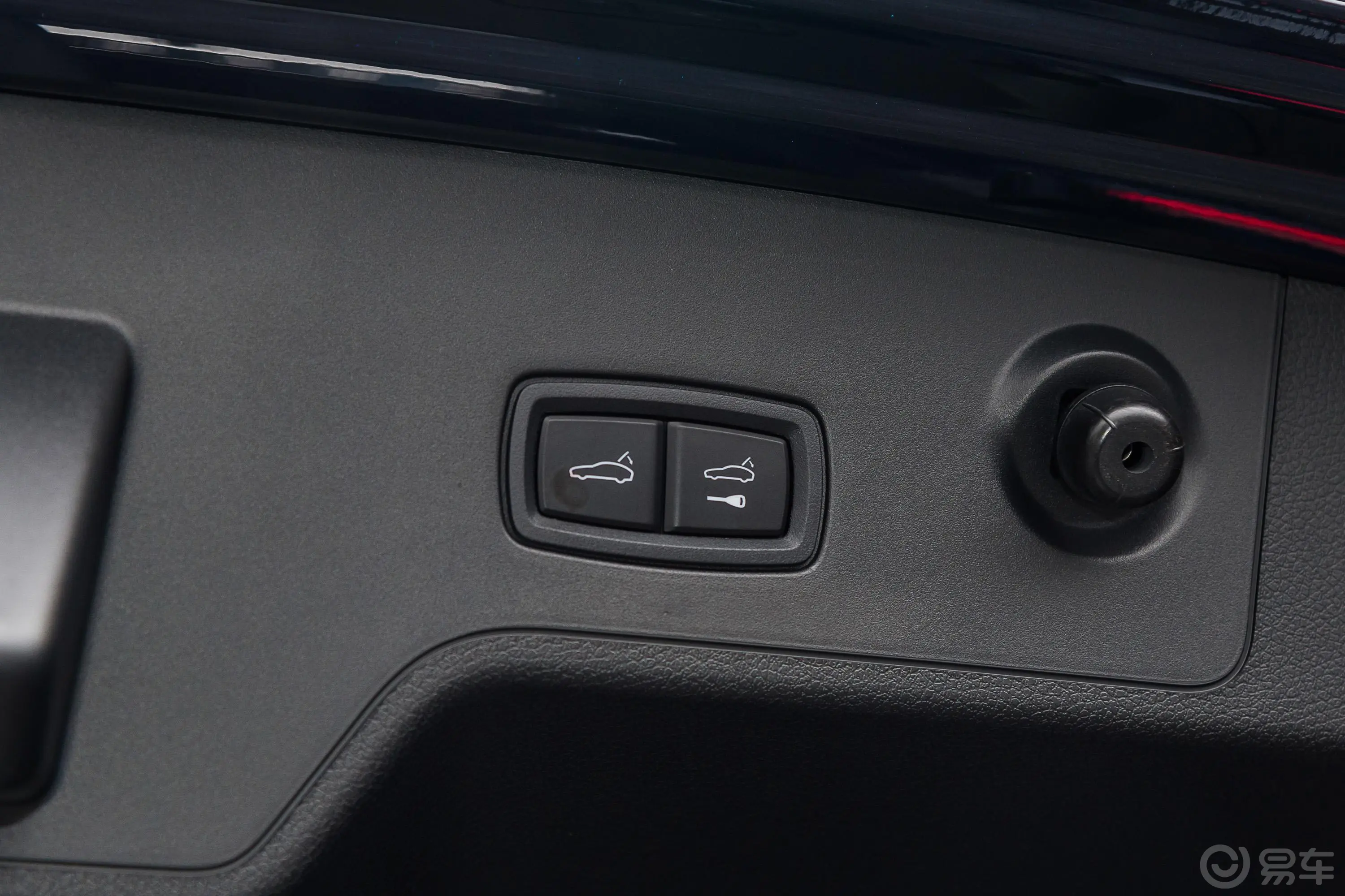 PanameraPanamera 4S Sport Turismo 2.9T电动尾门按键（手动扶手）