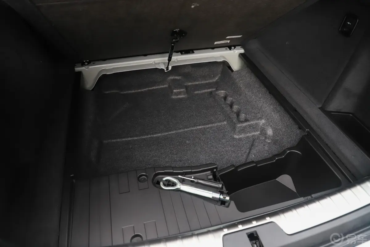 宝马X6xDrive35i M运动套装空间