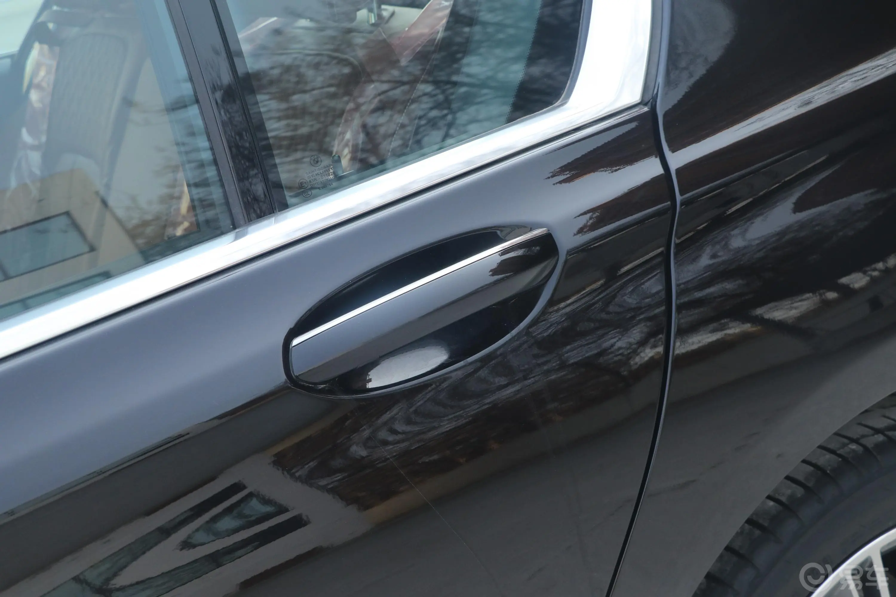 宝马7系740Li xDrive 尊享版 卓越套装驾驶员侧后门把手