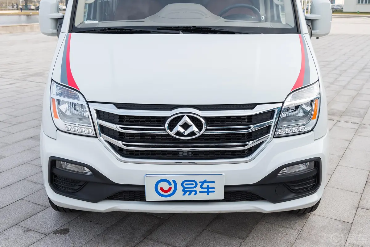 上汽大通MAXUS V80房车旅行家V80 L10长轴外观