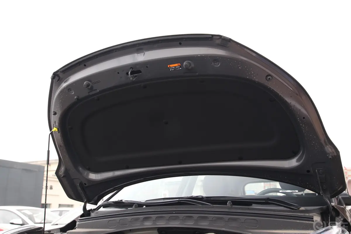 现代ix251.6L 手自一体 智能版 国V前舱盖内侧