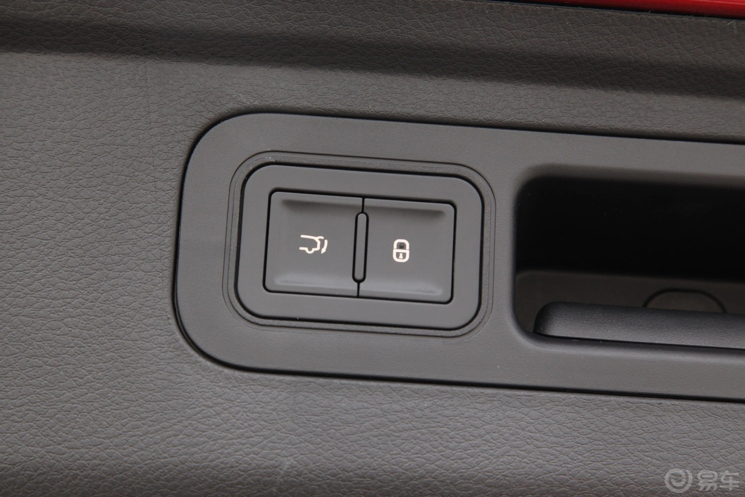 唐新能源EV600D 四驱 智联创领版电动尾门按键（手动扶手）