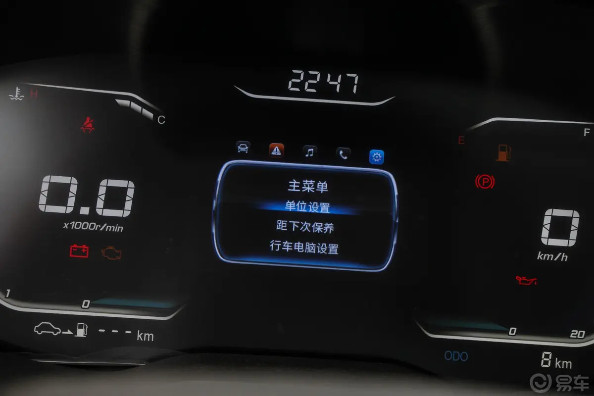 SWM斯威G011.5T 手动 型up内饰