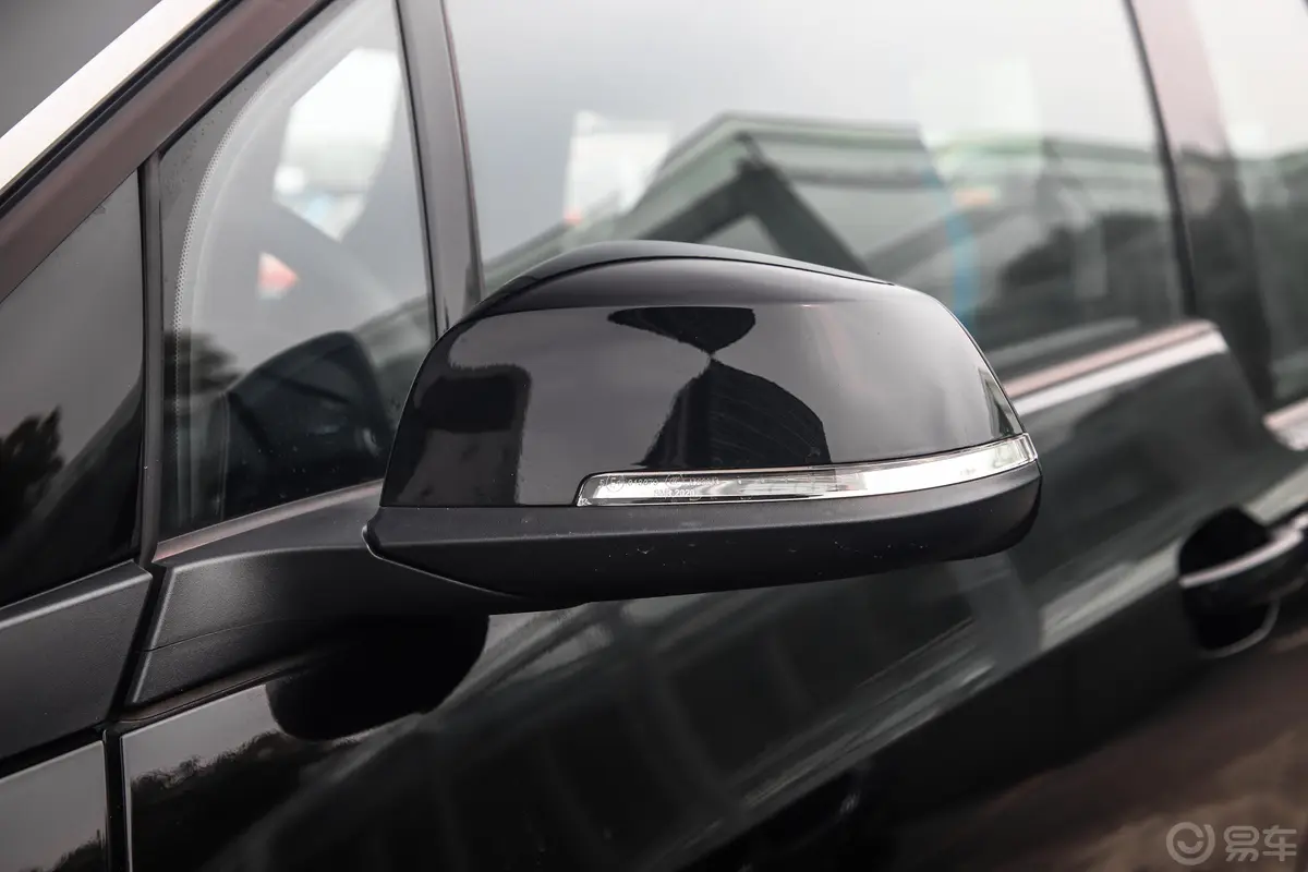 宝马i3(进口)豪华版主驾驶后视镜背面