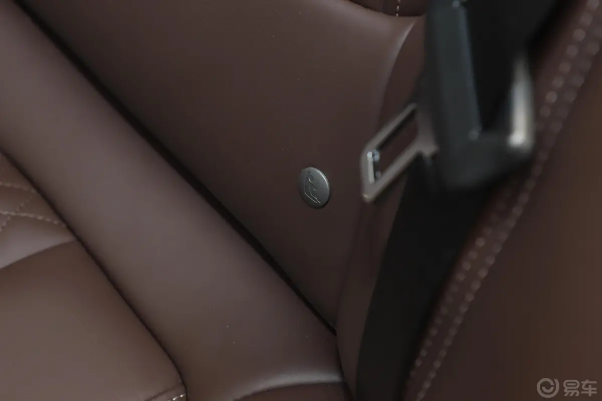 宝马5系 插电混动530Le 先锋版儿童座椅接口