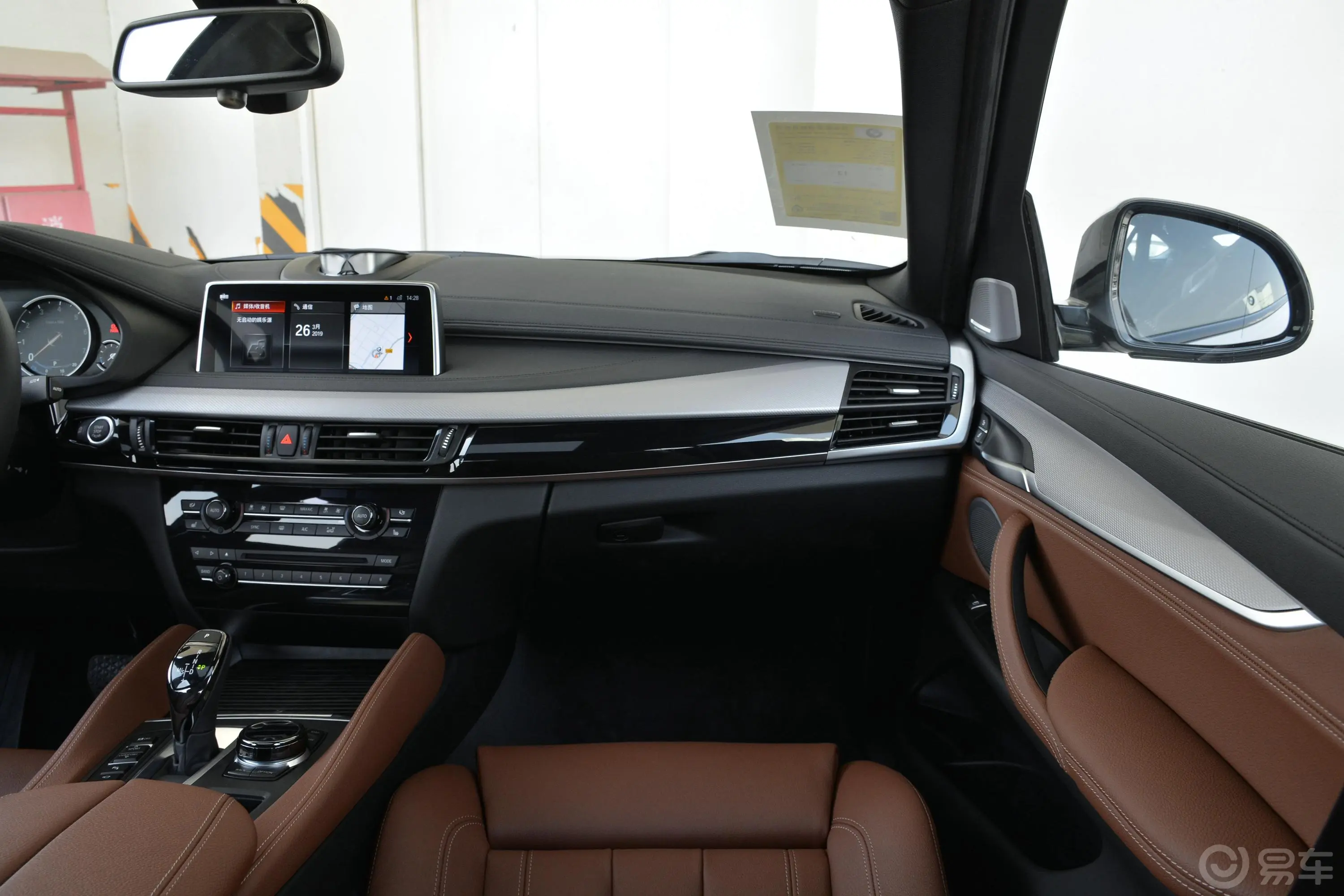 宝马X6xDrive35i 尊享版M运动套装副驾驶位区域
