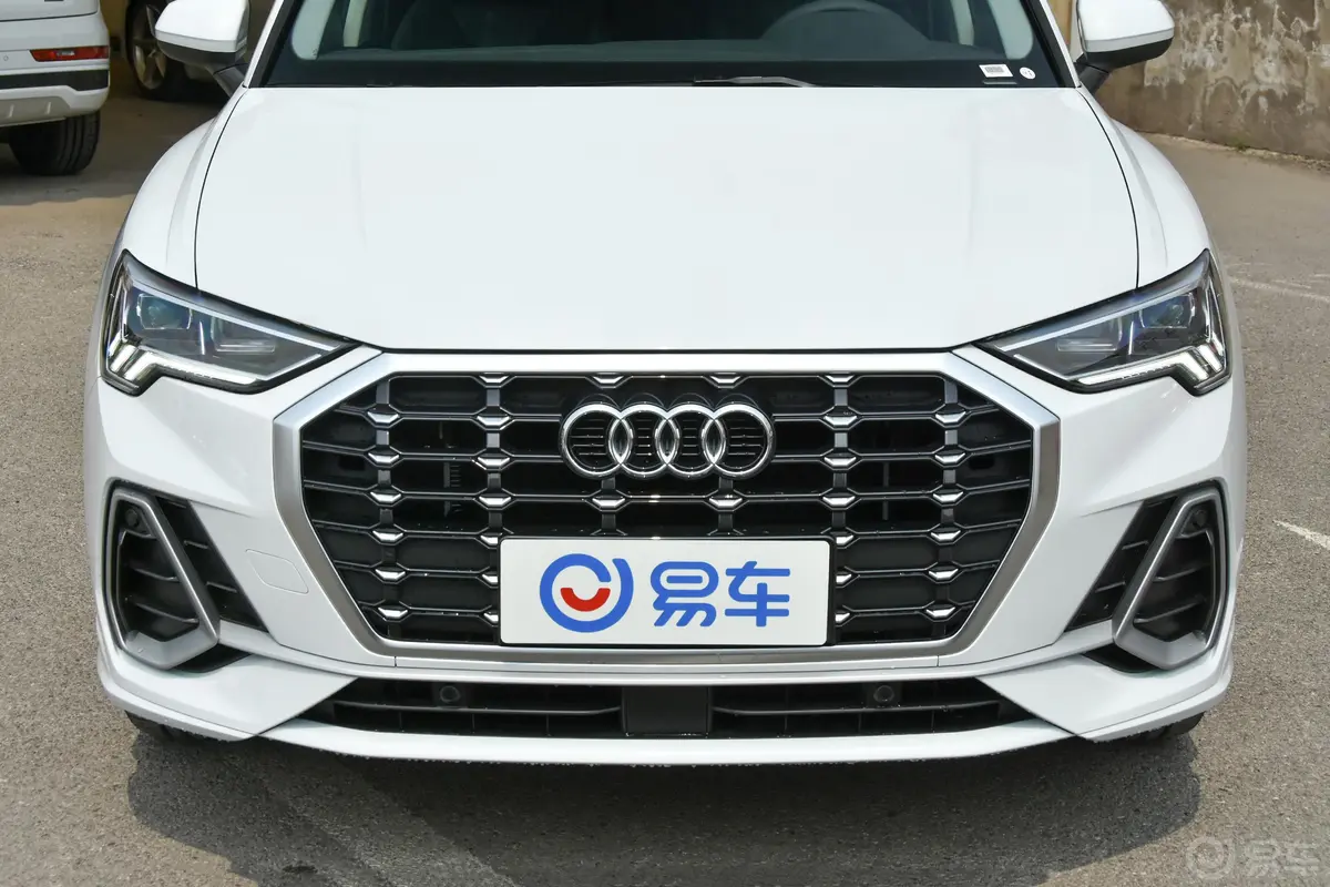 奥迪Q335 TFSI 进取动感版外观