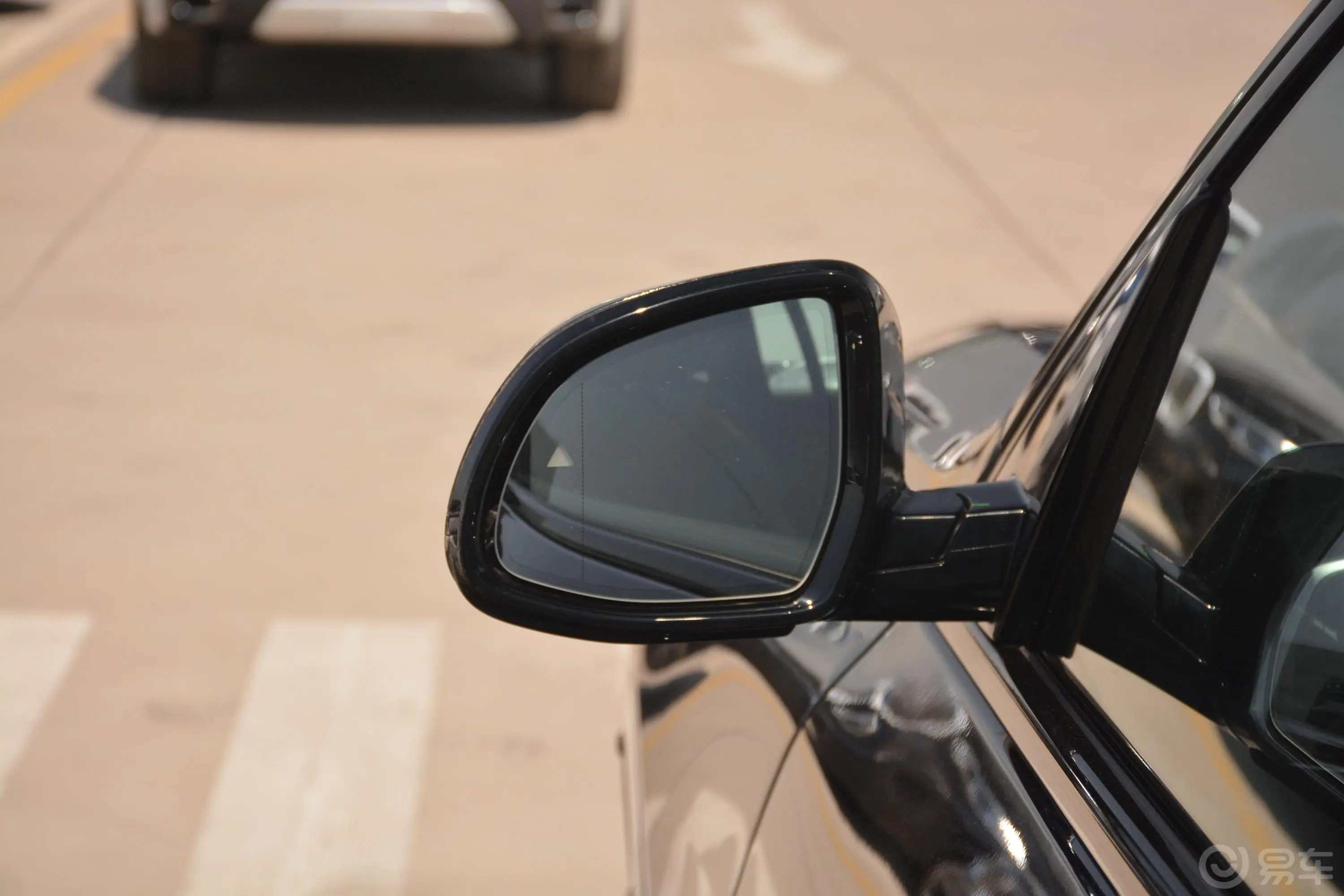 宝马X7xDrive40i 行政版 M运动套装后视镜镜面