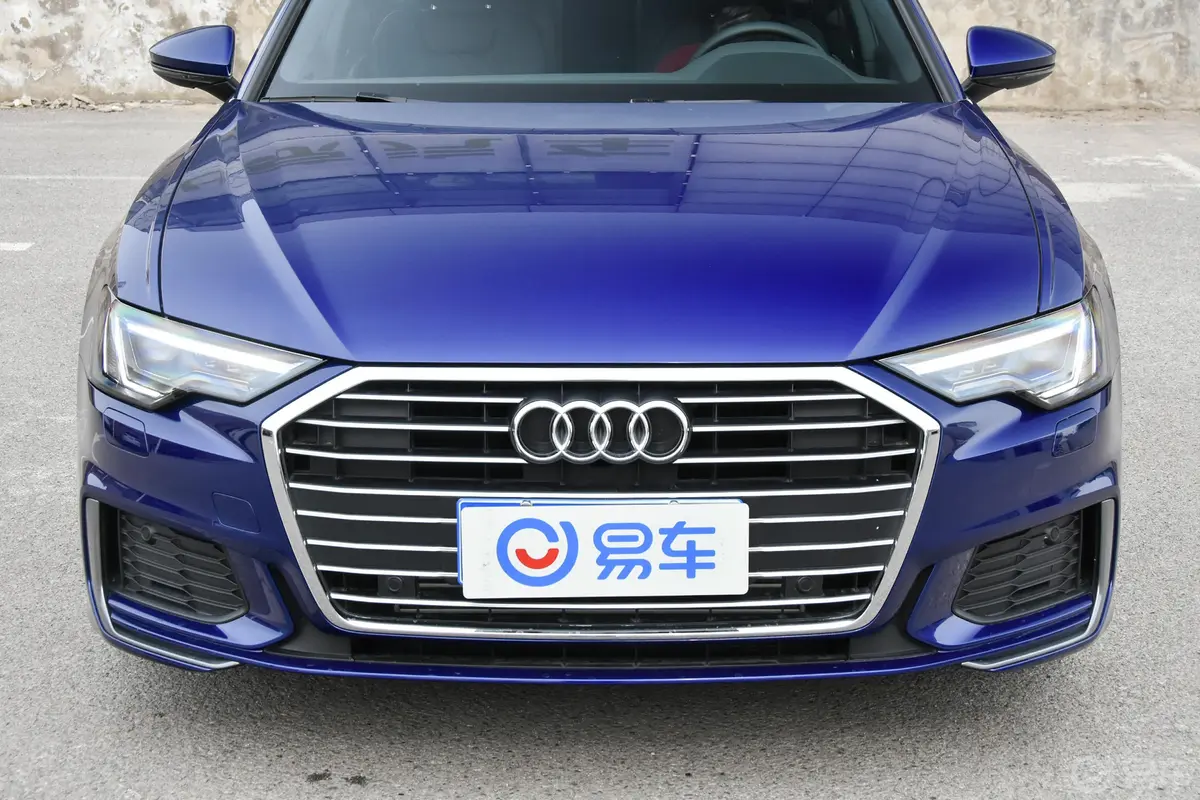 奥迪A6L40 TFSI 豪华动感版外观