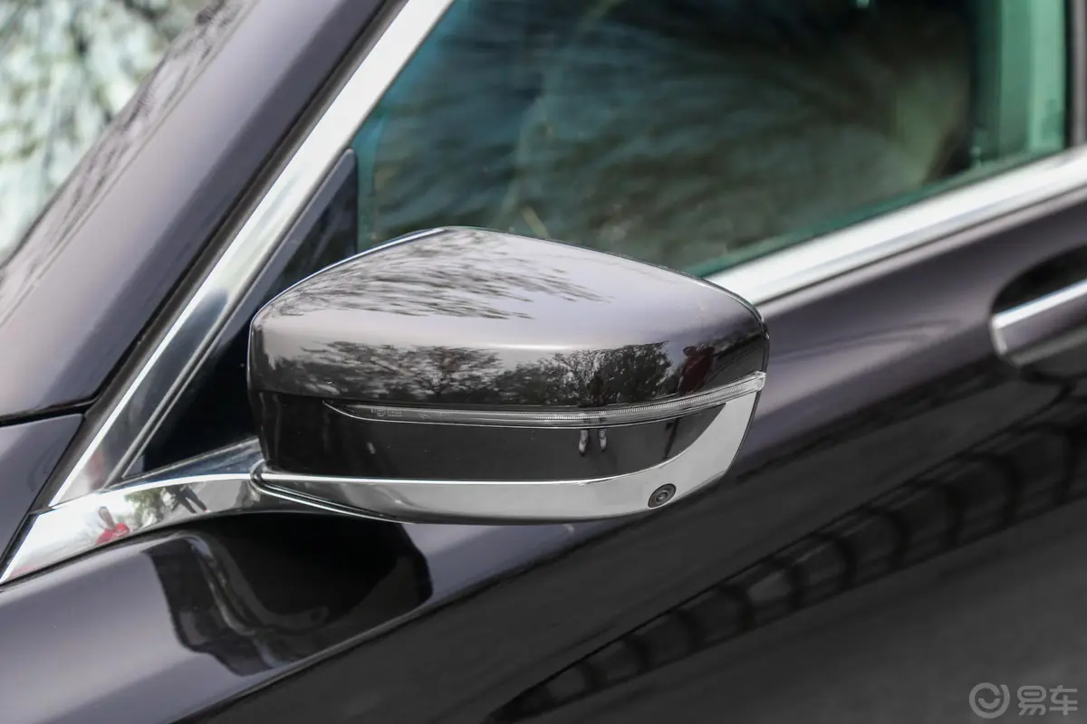 宝马7系730Li 尊享版 M运动套装主驾驶后视镜背面