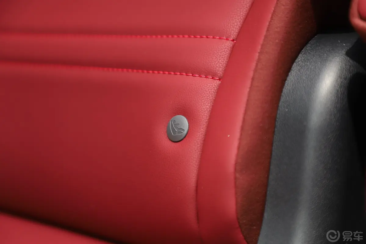 雷克萨斯NX300h 锋致版 国V儿童座椅接口