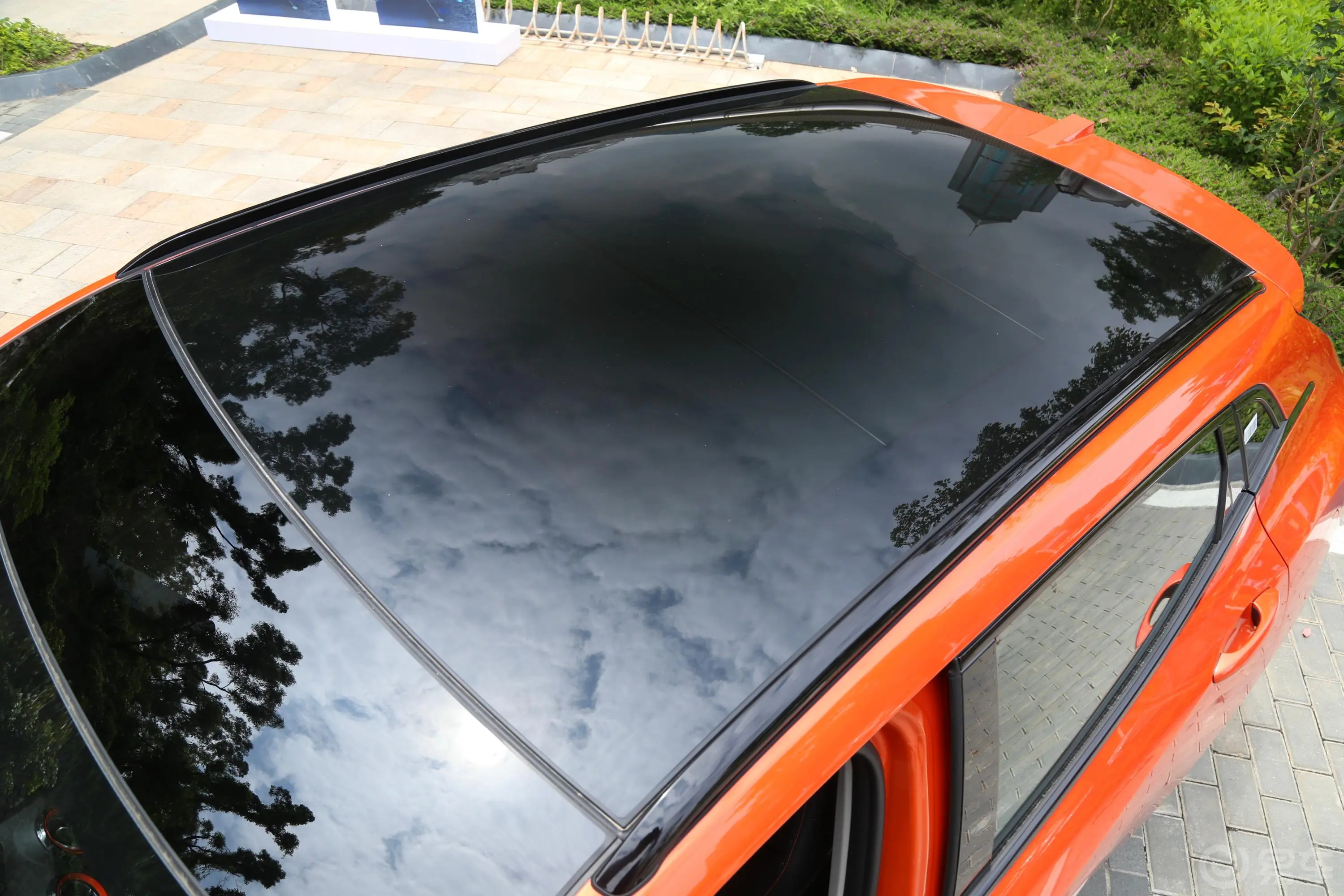 魏牌VV51.5T 双离合 两驱 倾橙限量版天窗