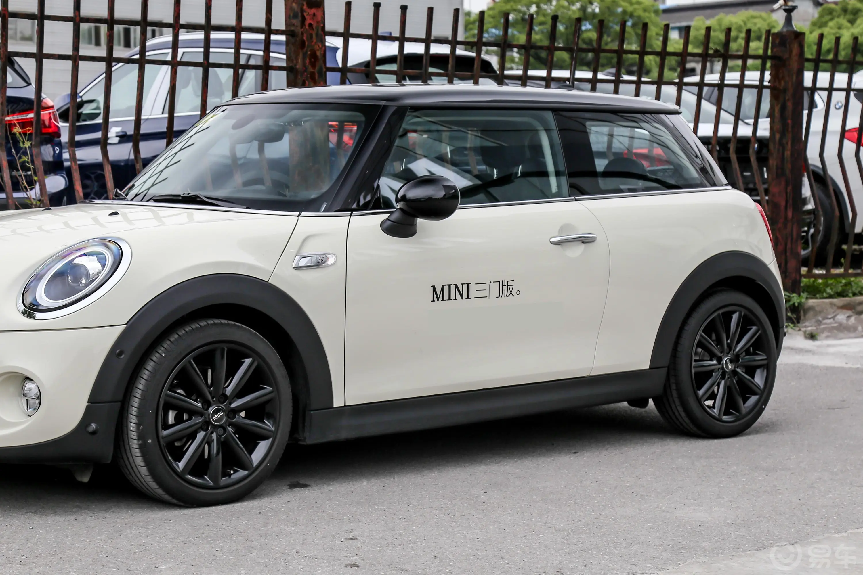 MINI2.0T COOPER S  双离合 经典派 三门版外观