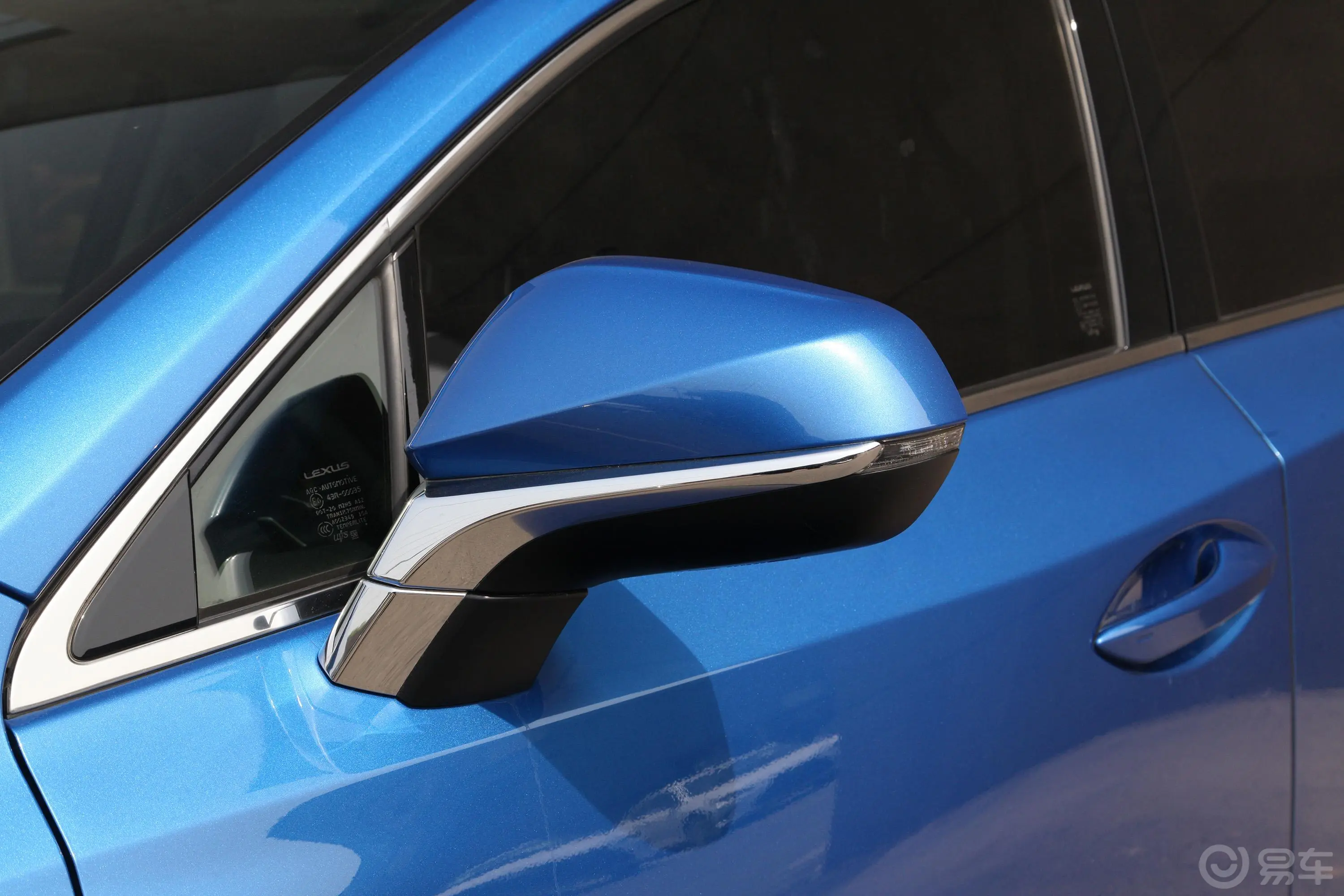 雷克萨斯NX300h 锋尚版 国V主驾驶后视镜背面