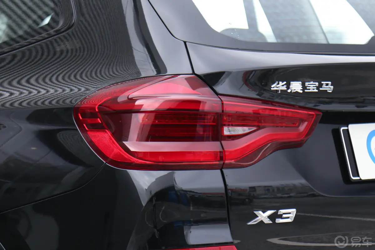 宝马X3xDrive 28i 豪华套装外观