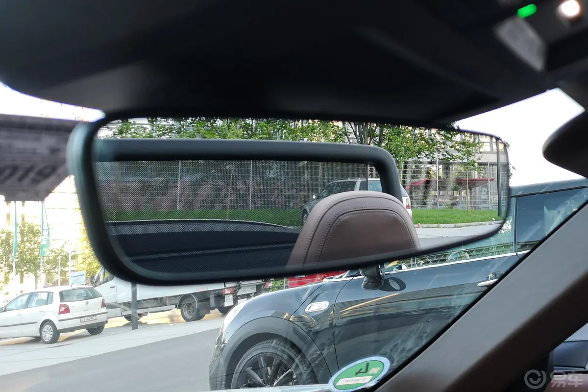 保时捷911Carrera S Cabriolet 3.0T内后视镜