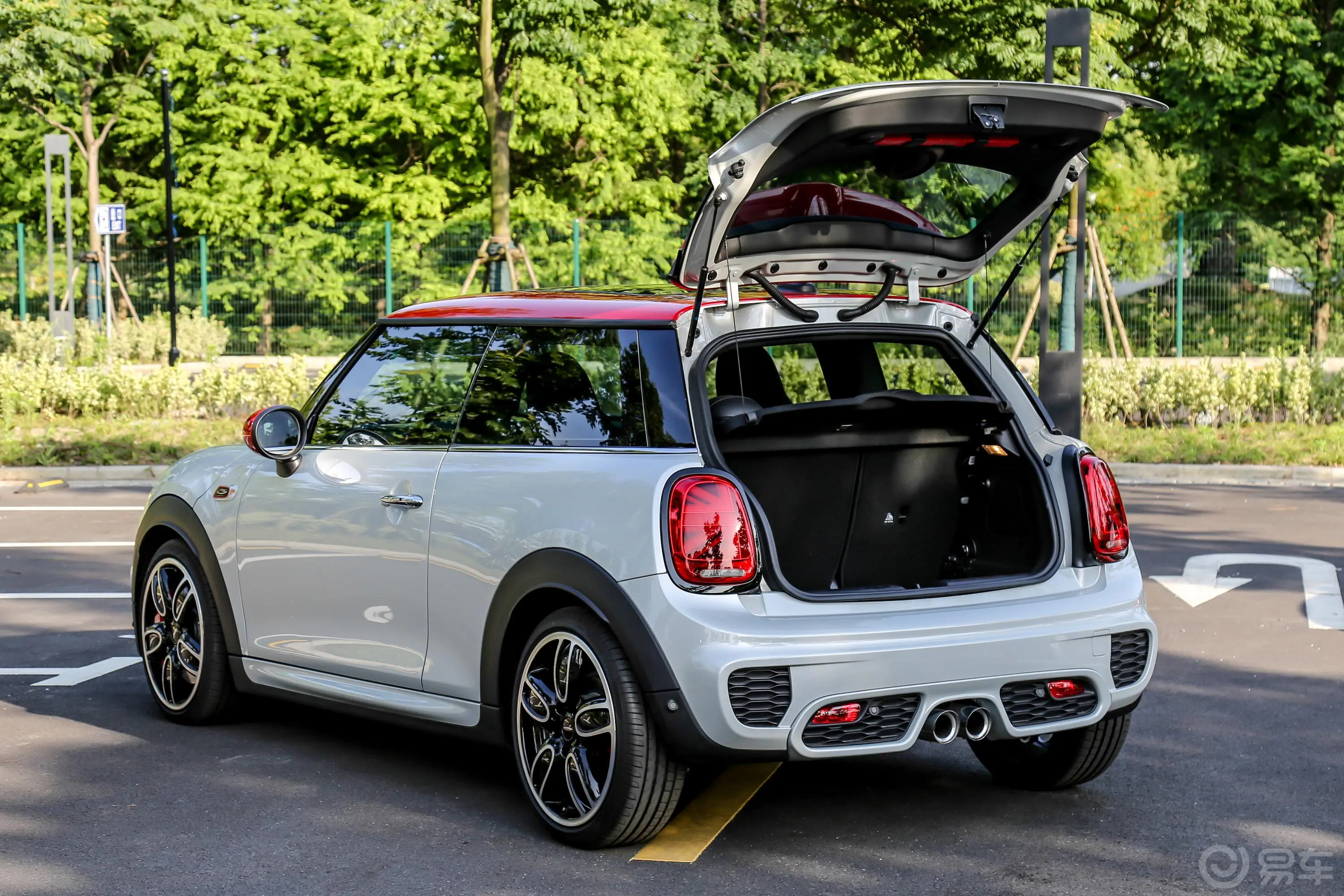 MINI JCW2.0T ALL-IN空间