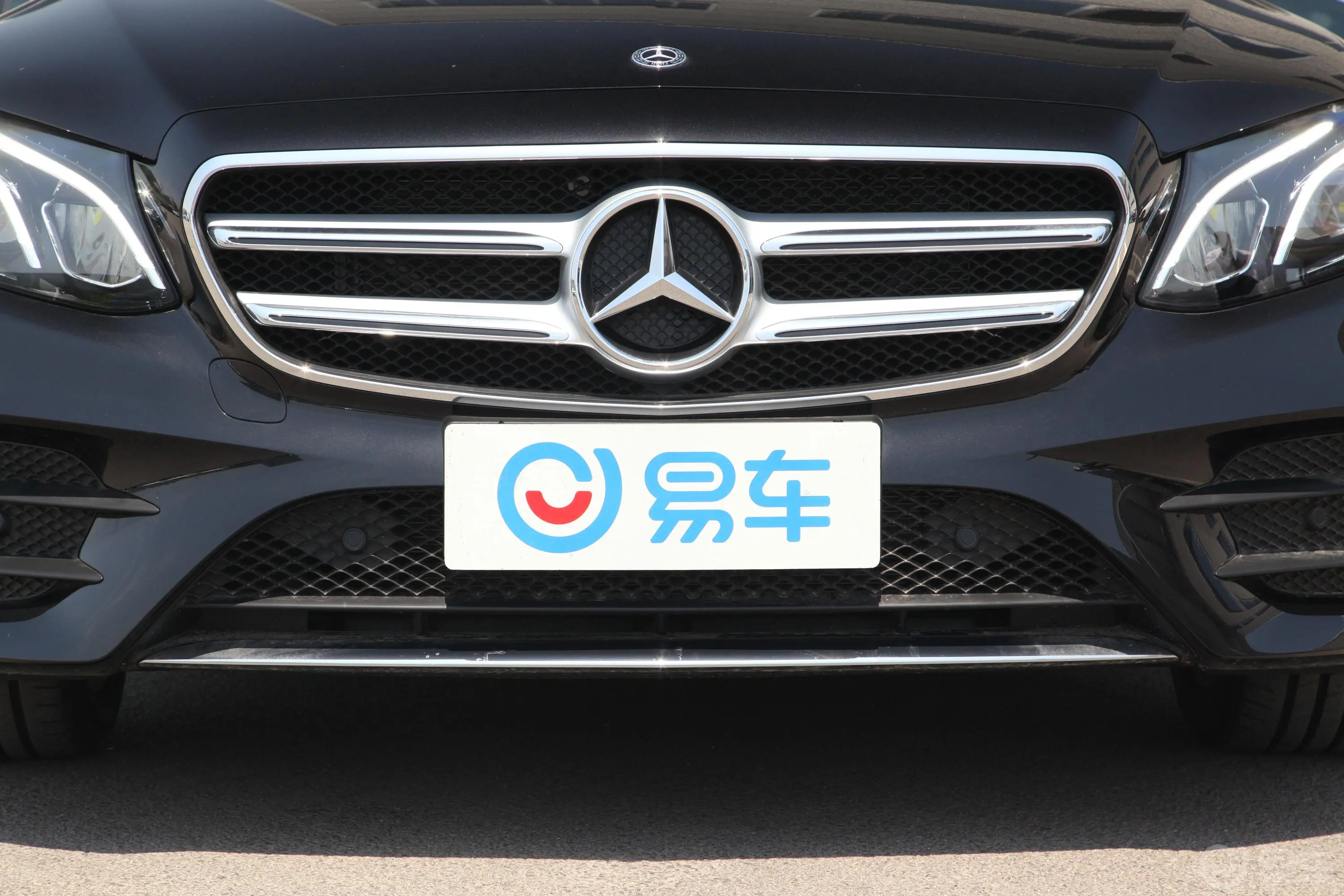 奔驰E级E 260 L 4MATIC 运动轿车外观