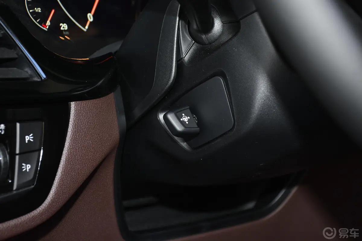 宝马5系改款 530Li 领先型 豪华套装方向盘调节