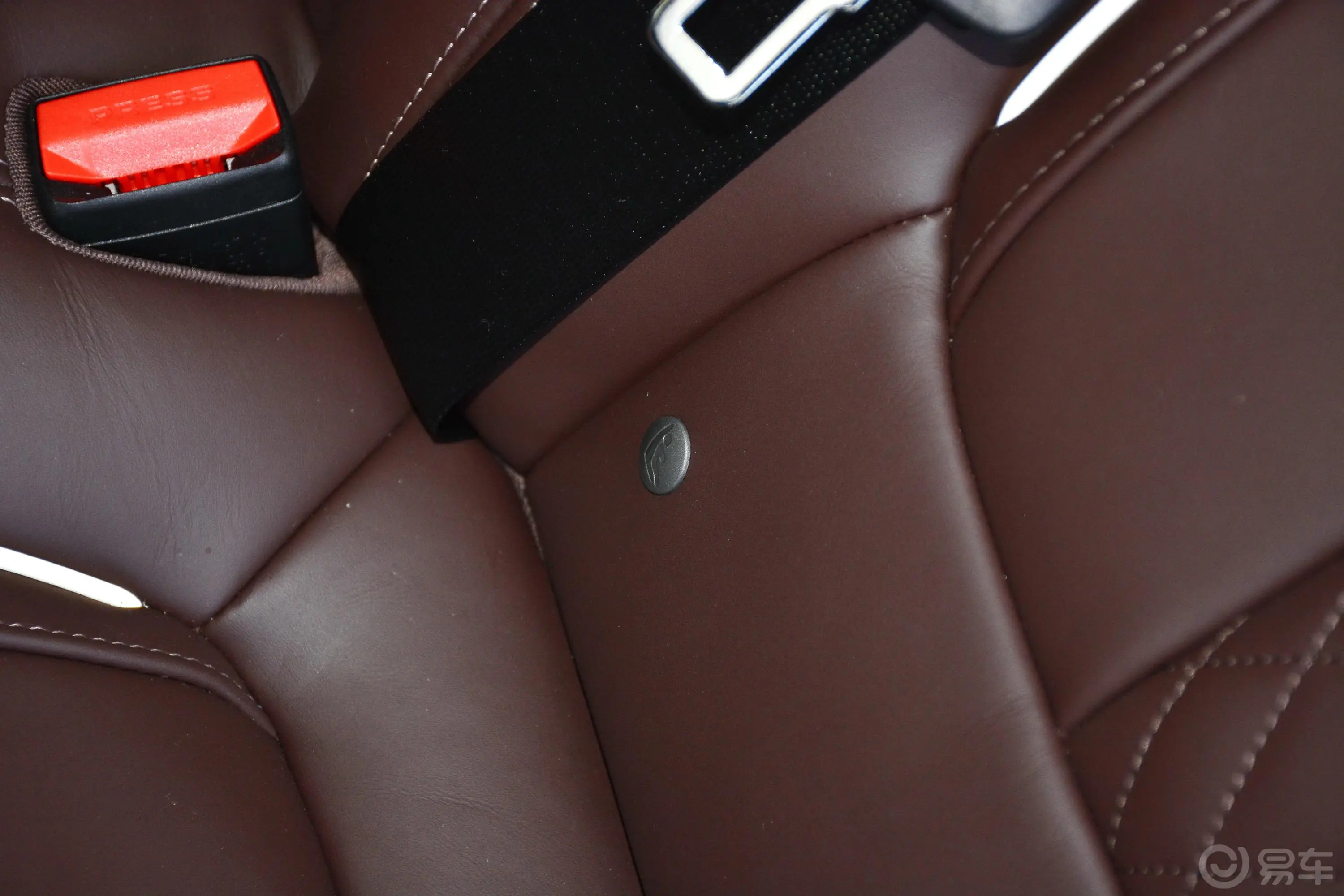 宝马5系改款 530Li 尊享型 豪华套装儿童座椅接口