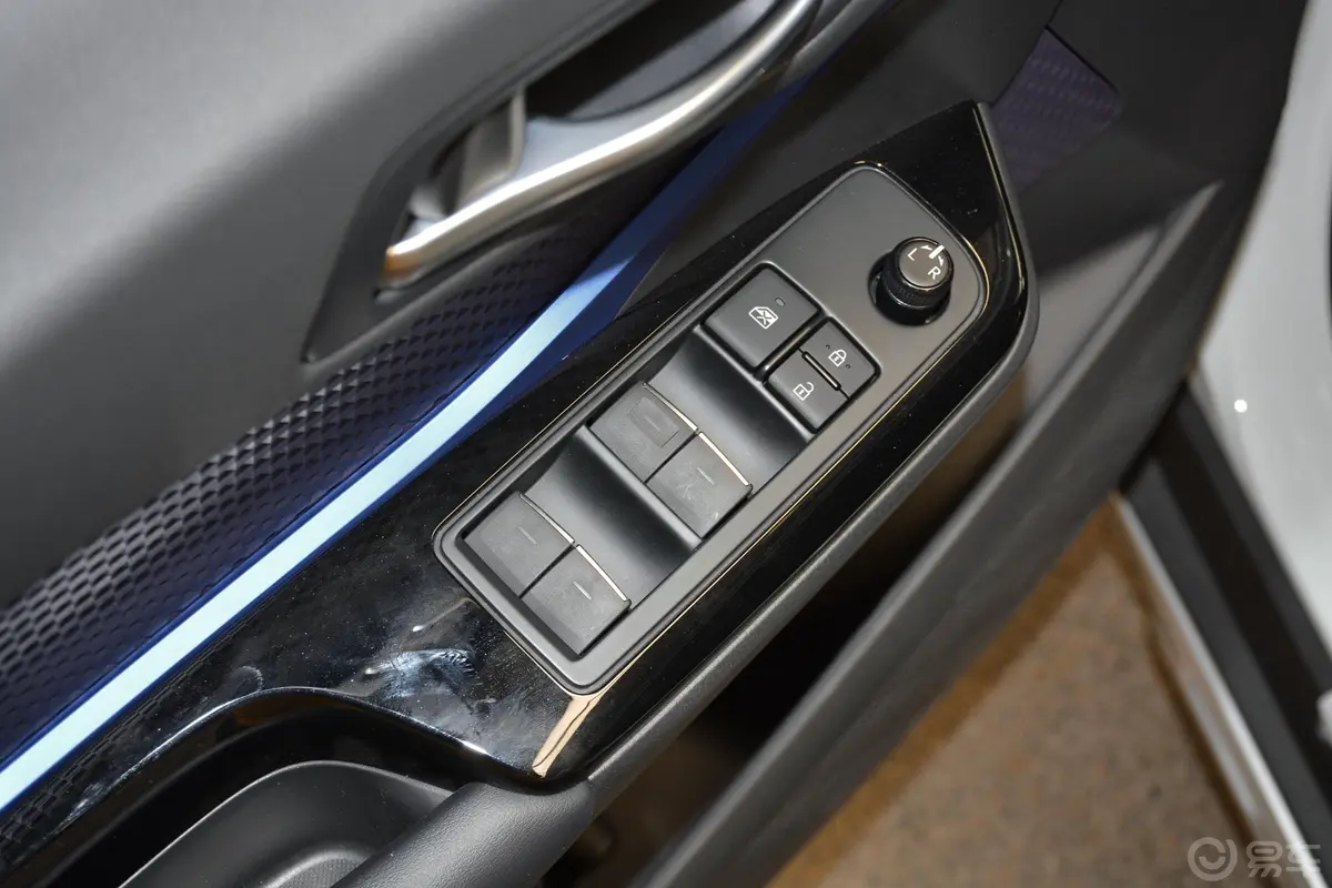 丰田C-HR2.0L CVT 酷越领先版 国VI车窗调节整体