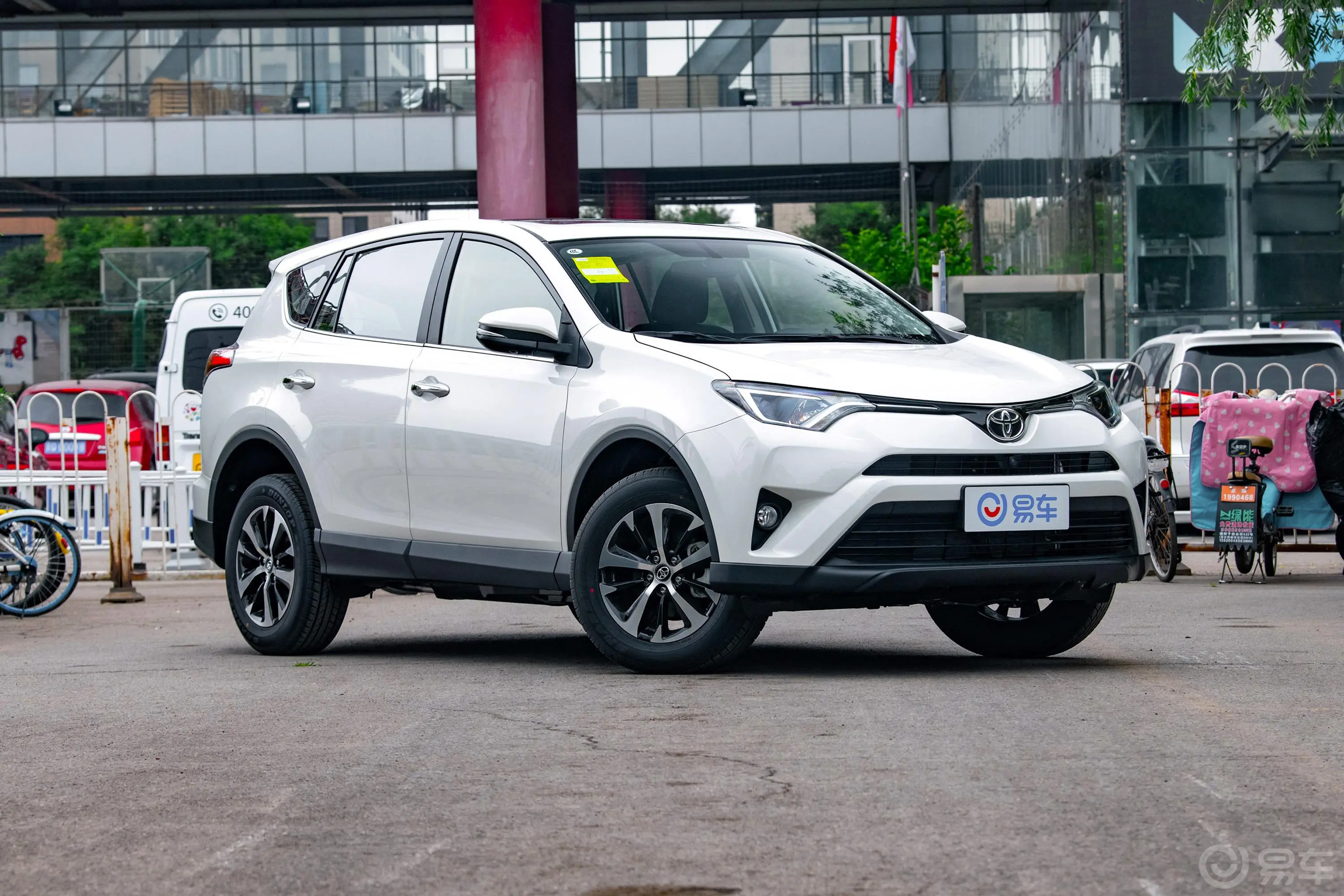 RAV4荣放2.0L CVT 两驱 舒适版 国VI侧前45度车头向右水平