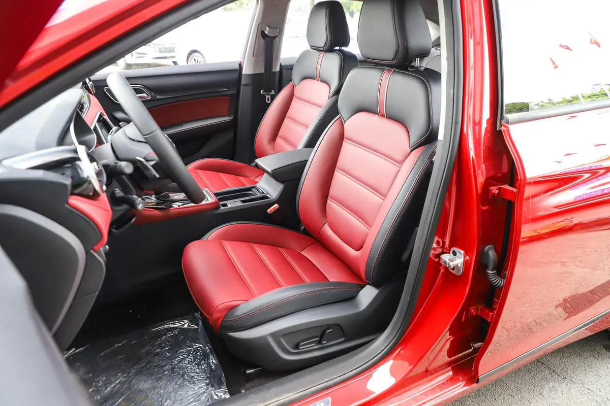 MG620T 双离合 Trophy竞技版+运动尾排竞速套装 国Ⅵ驾驶员座椅