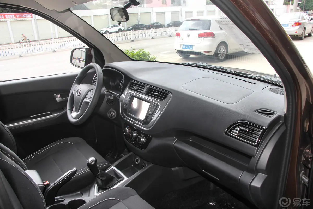 欧诺S欧诺S 1.5L 手动 经济型 国V内饰全景副驾驶员方向