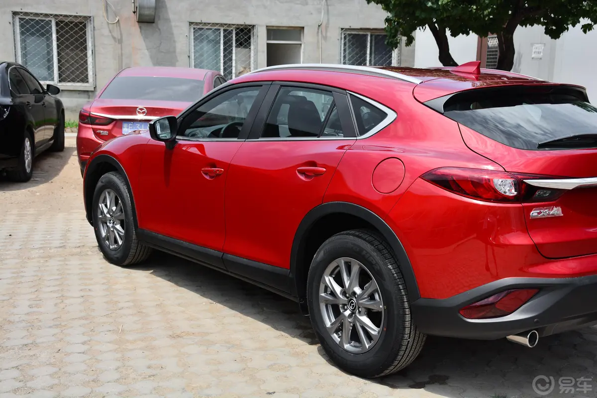 马自达CX-42.0L 手自一体 两驱 蓝天品位科技限量版 国VI外观