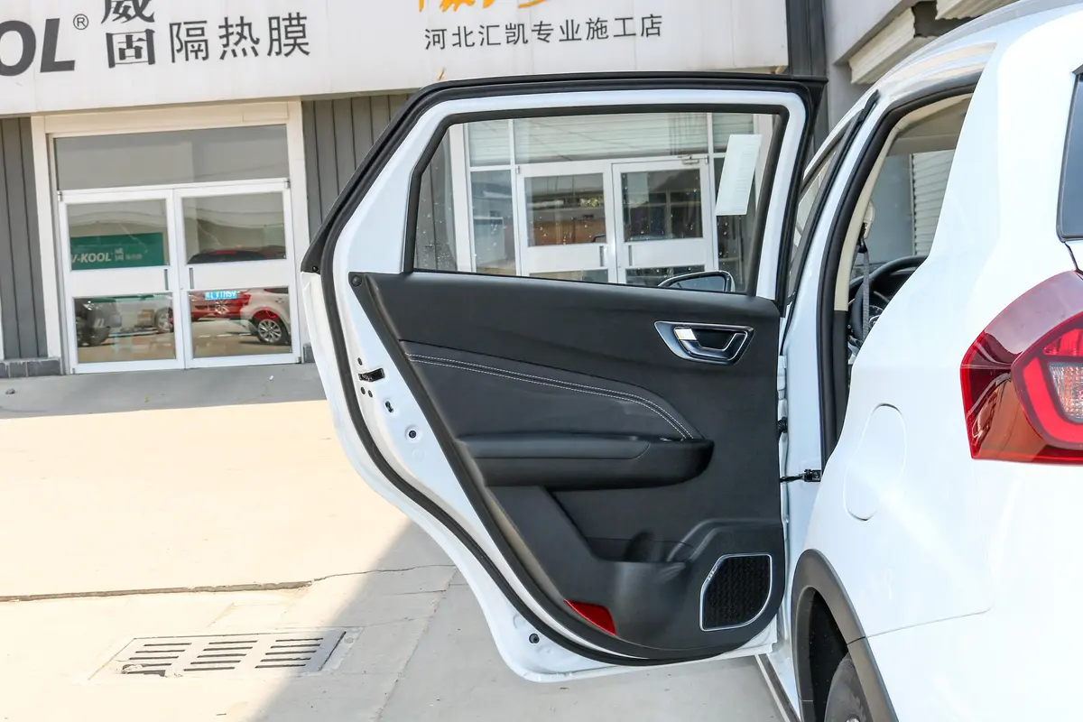 远景X3升级版 1.5L 手动 尊贵型驾驶员侧后车门