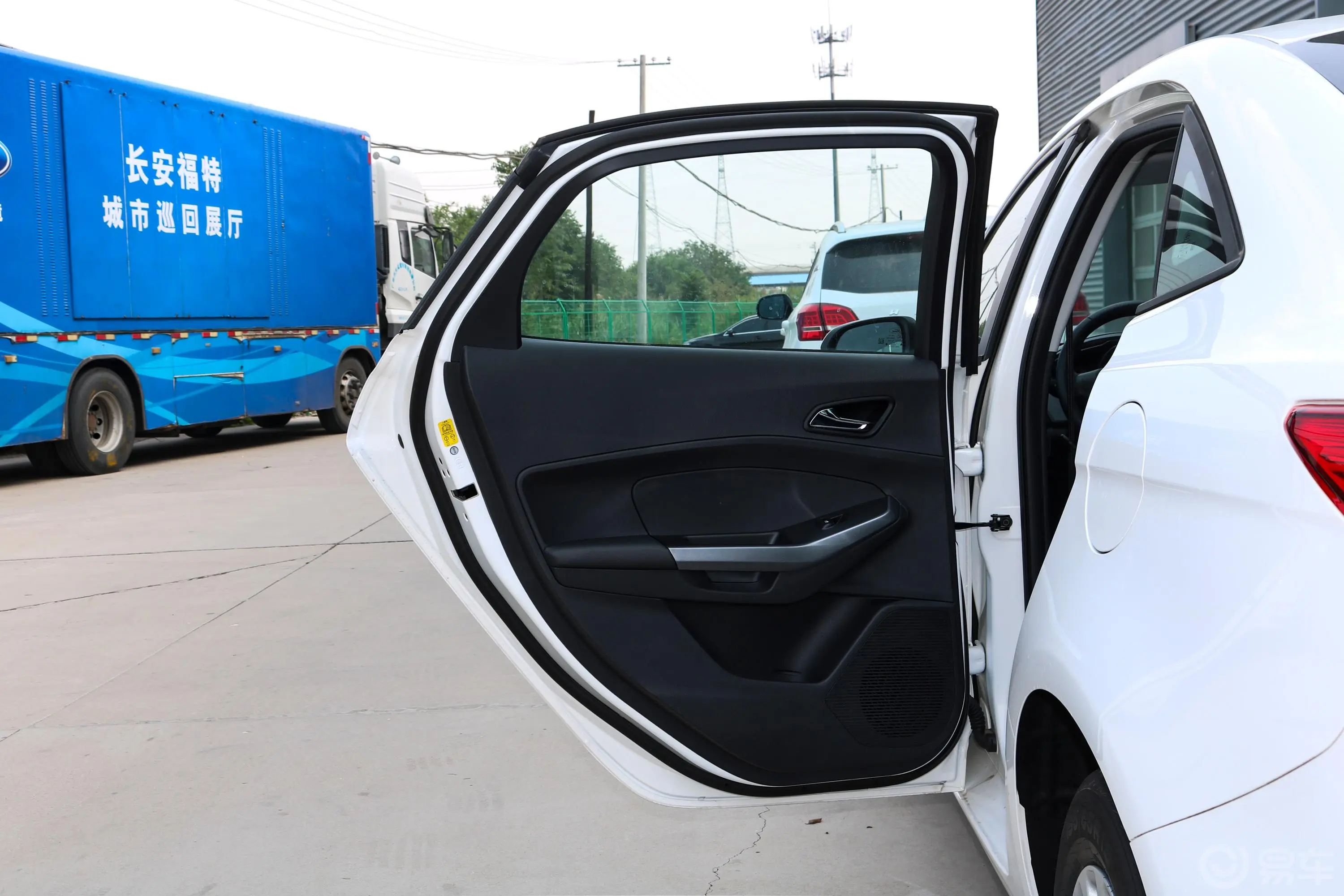 福睿斯改款 1.5L 手动 质享型 国VI驾驶员侧后车门