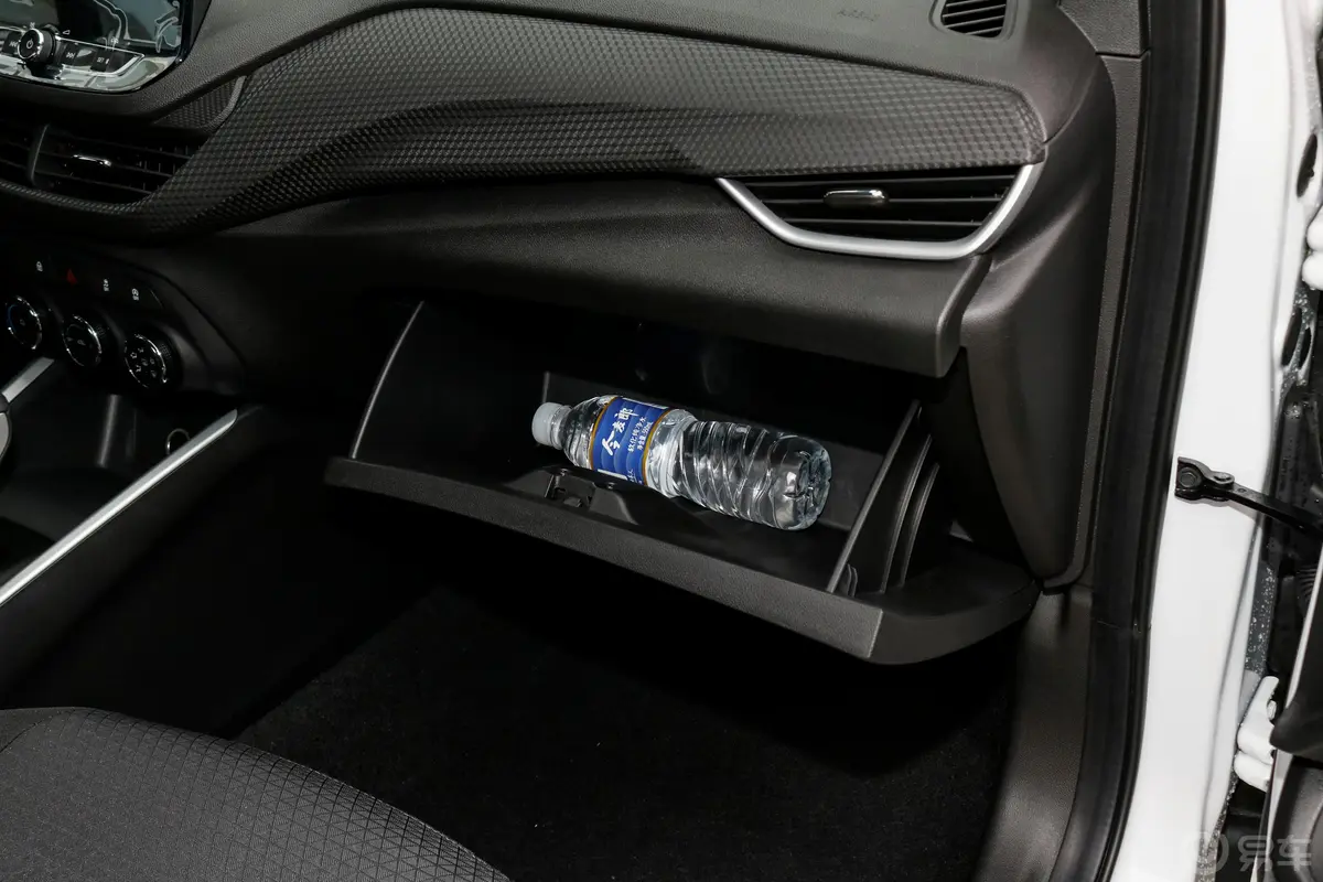 科沃兹325T 手自一体 欣悦版手套箱空间水瓶横置