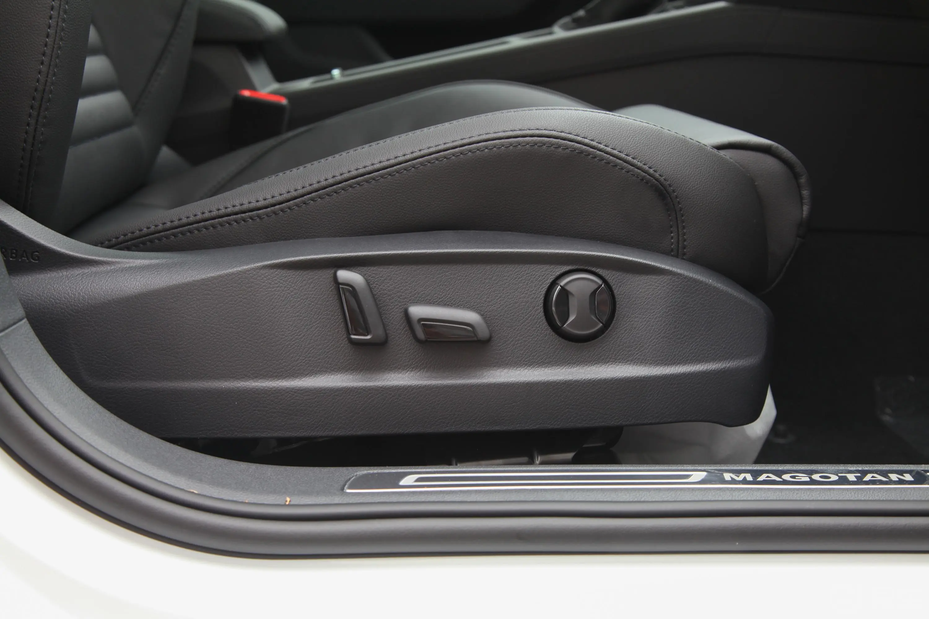 迈腾330TSI 双离合 豪华型 国VI内饰