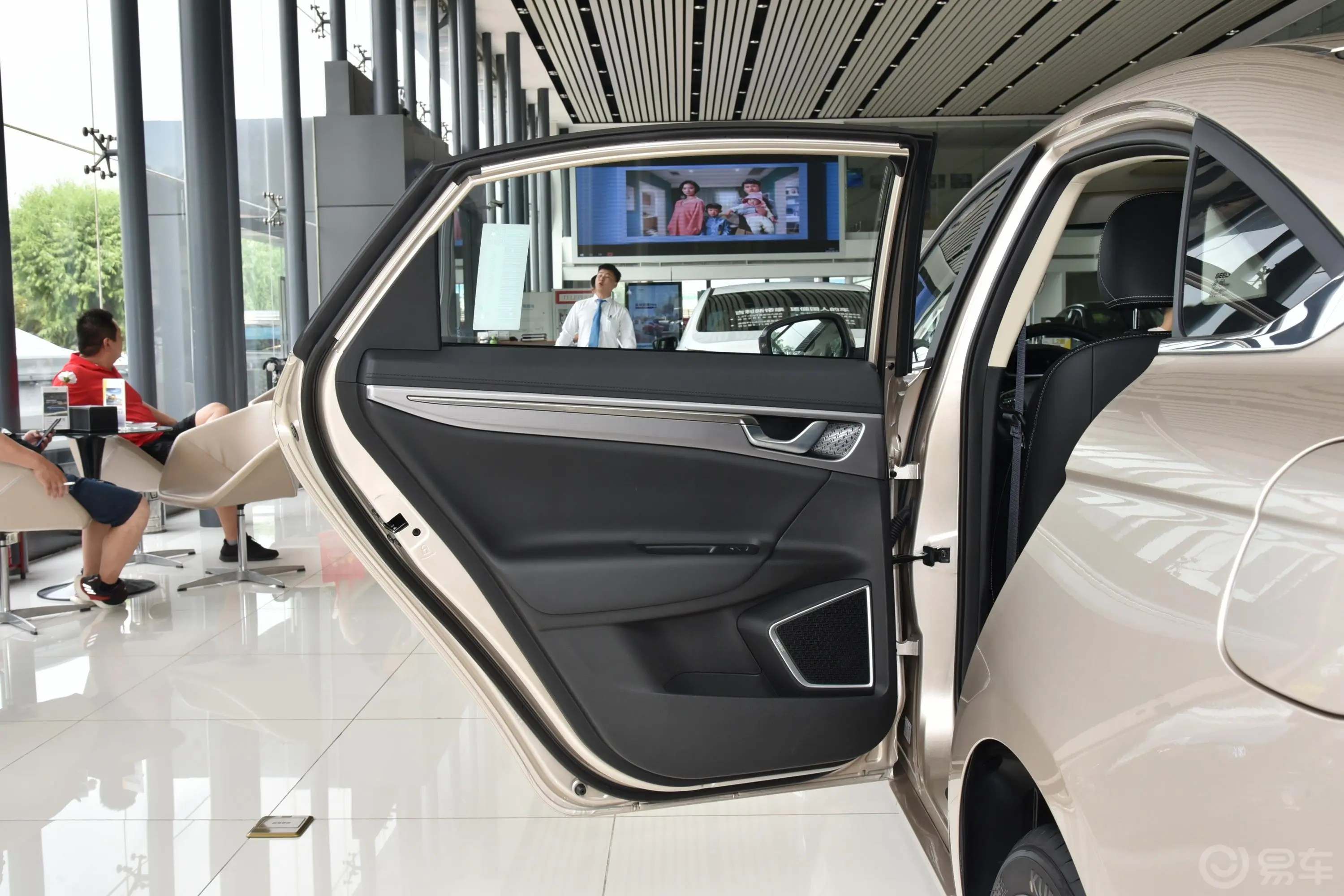 帝豪GL1.4T CVT 精英智享型驾驶员侧后车门