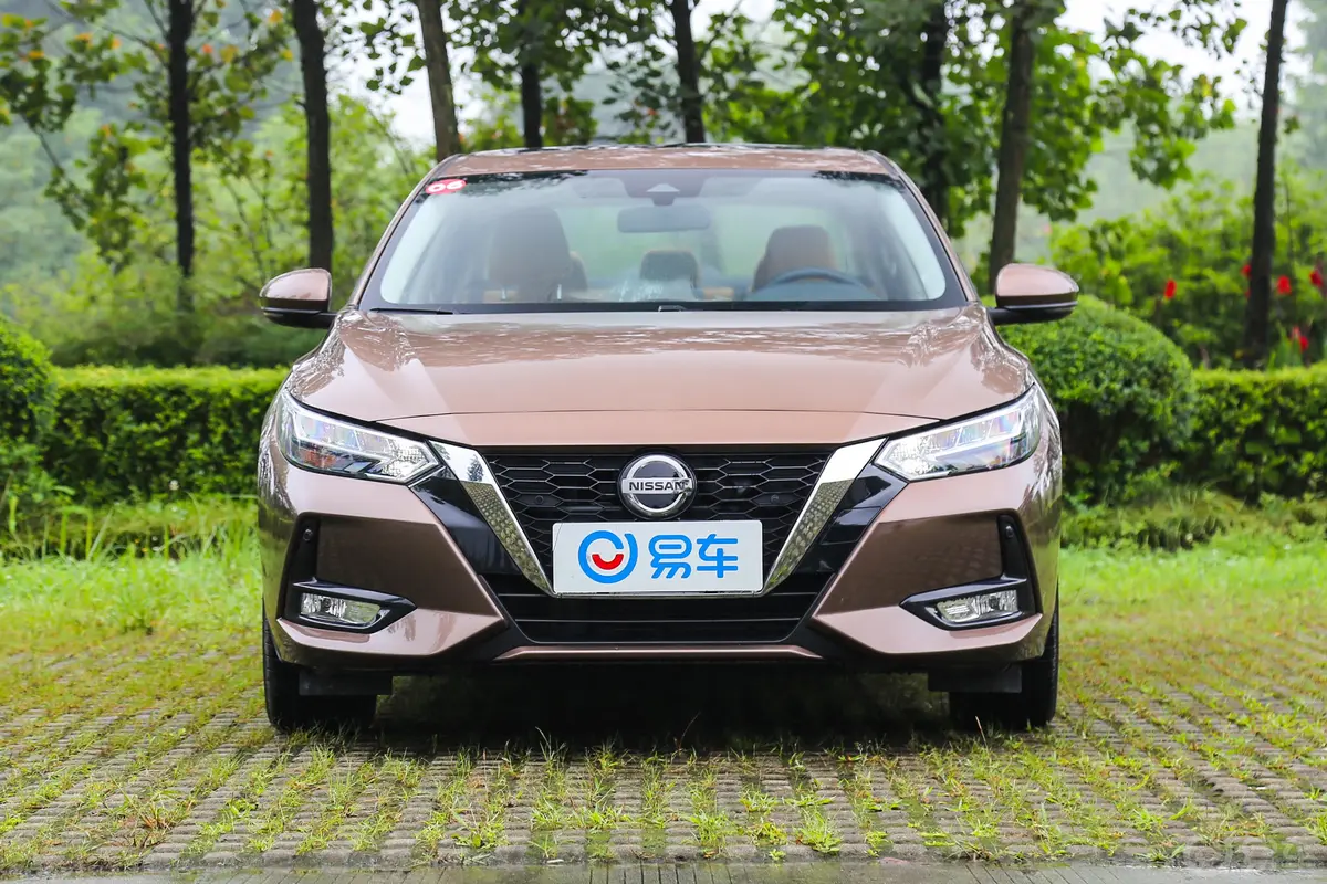 轩逸1.6TOP CVT 奢享版外观