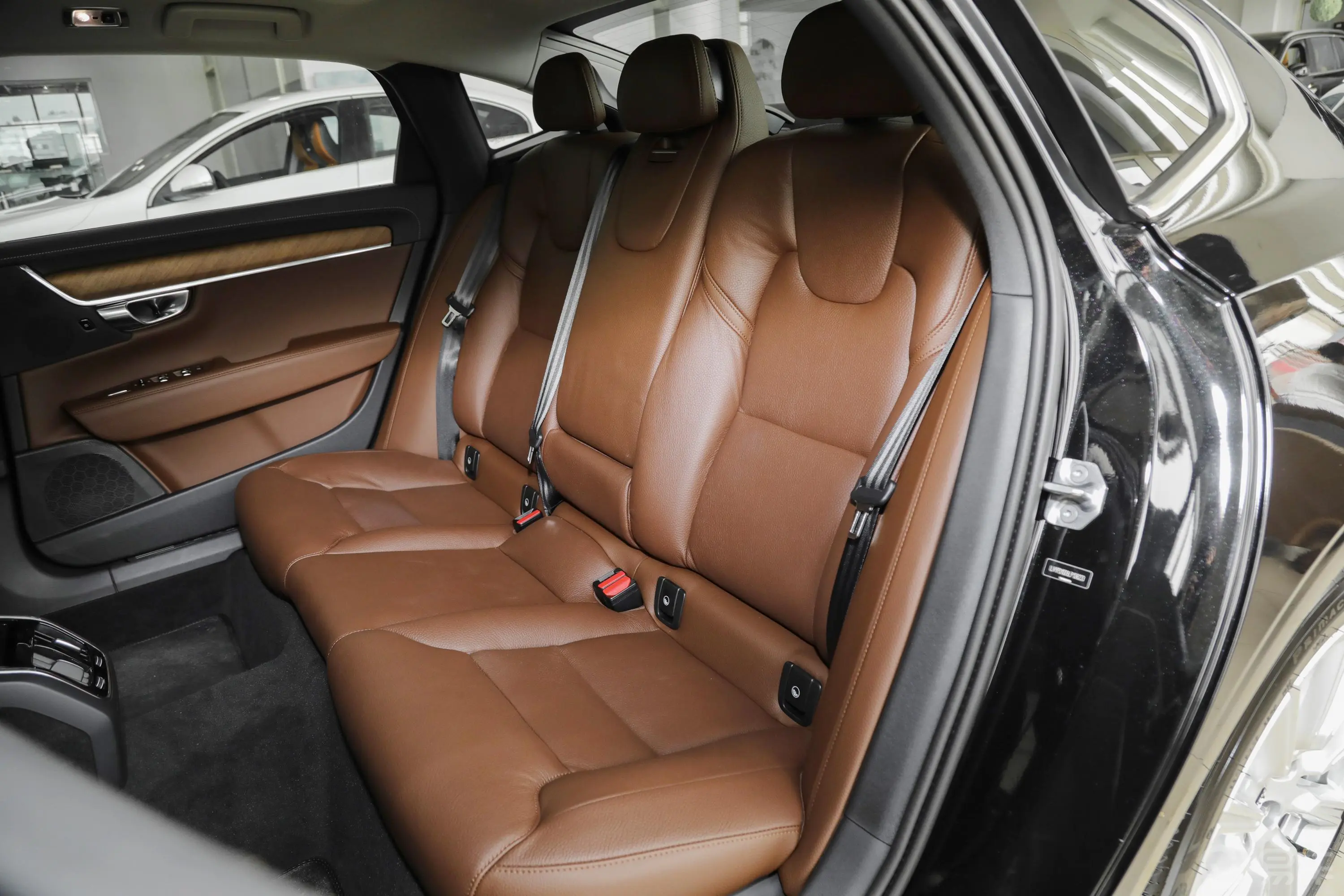 沃尔沃S90T5 智远豪华版后排座椅