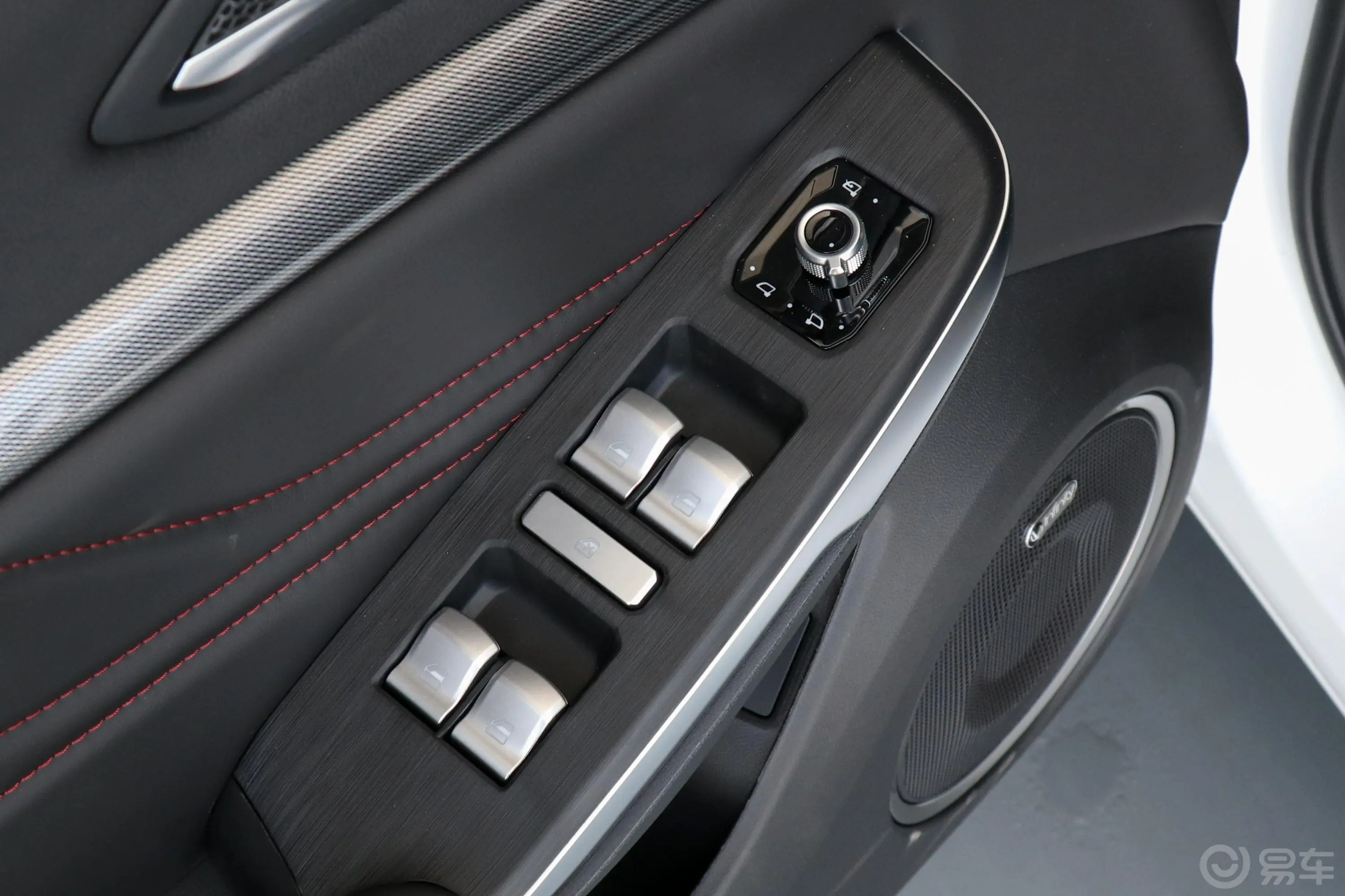 魏牌VV5升级款 2.0T 双离合 两驱 超豪版 国VI车窗调节整体