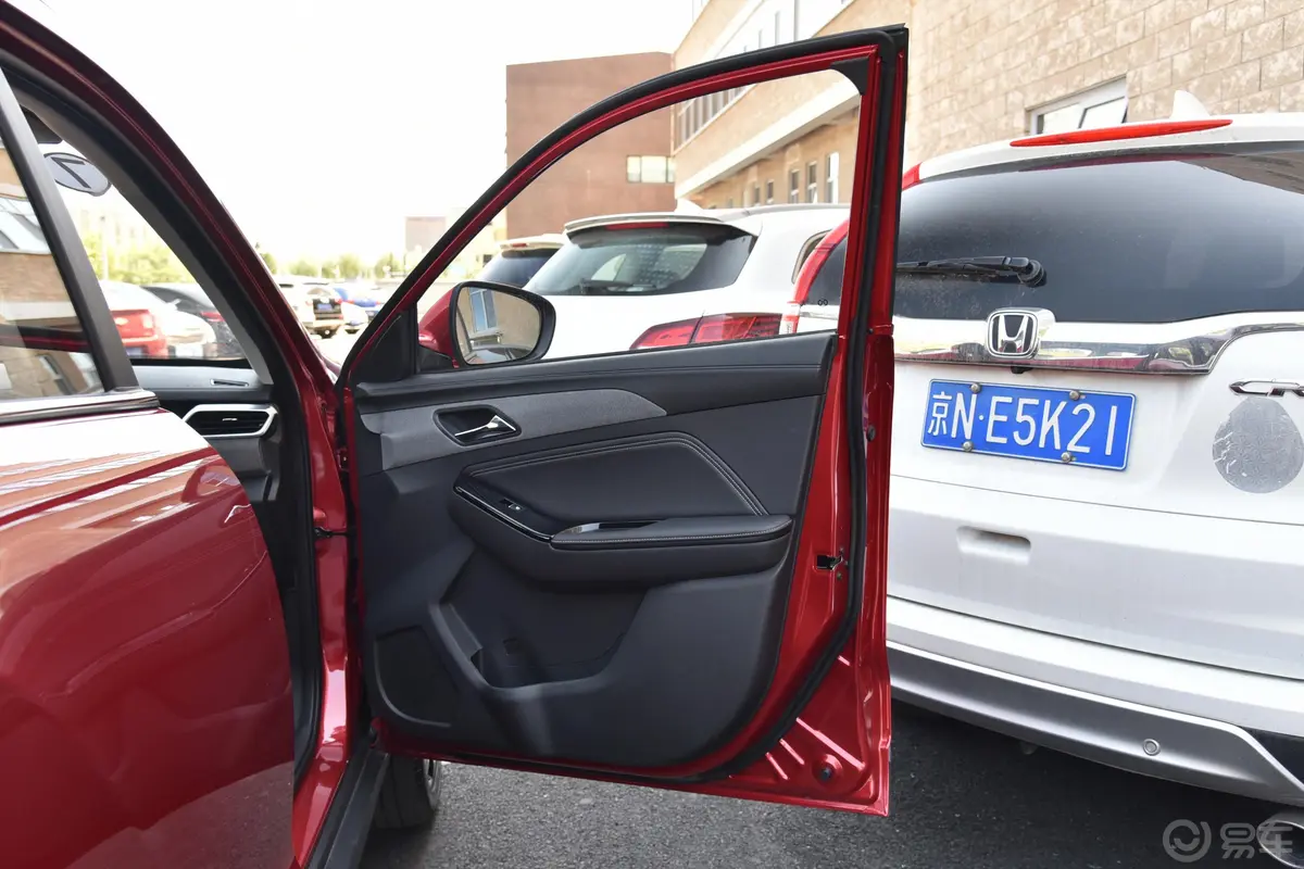 北京X31.5T 手动 星耀版副驾驶员车门