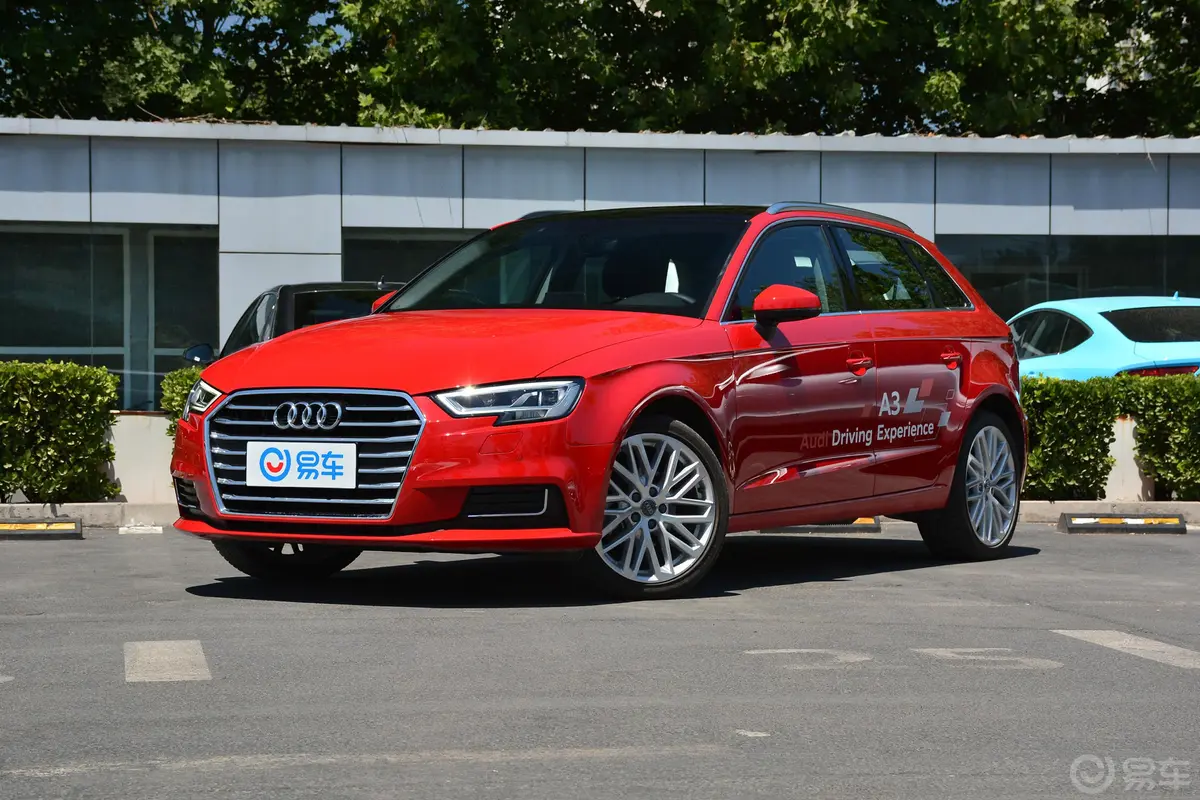 奥迪A3Sportback 35TFSI 进取版 国VI侧前45度车头向左水平