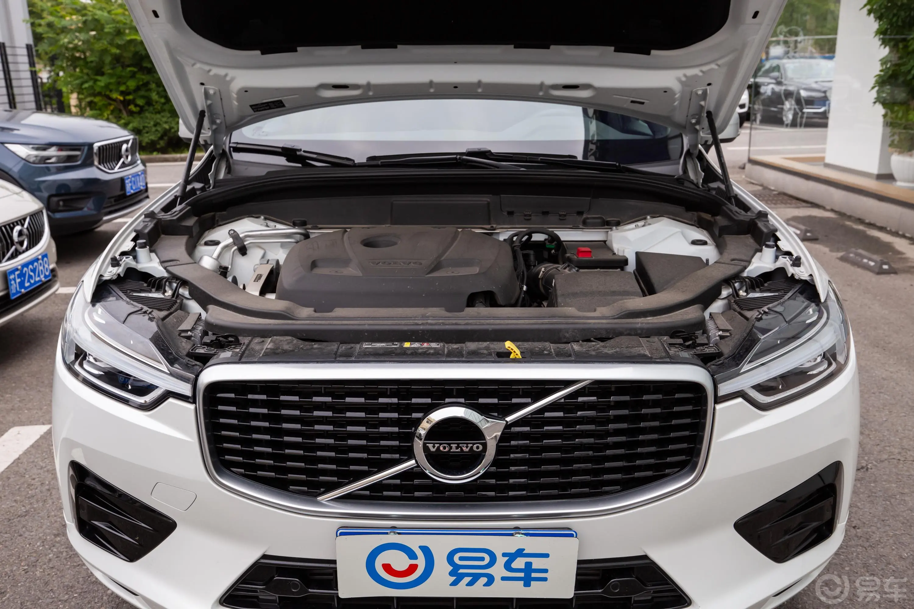 沃尔沃XC60T5 四驱 智远运动版 国Ⅵ发动机舱整体