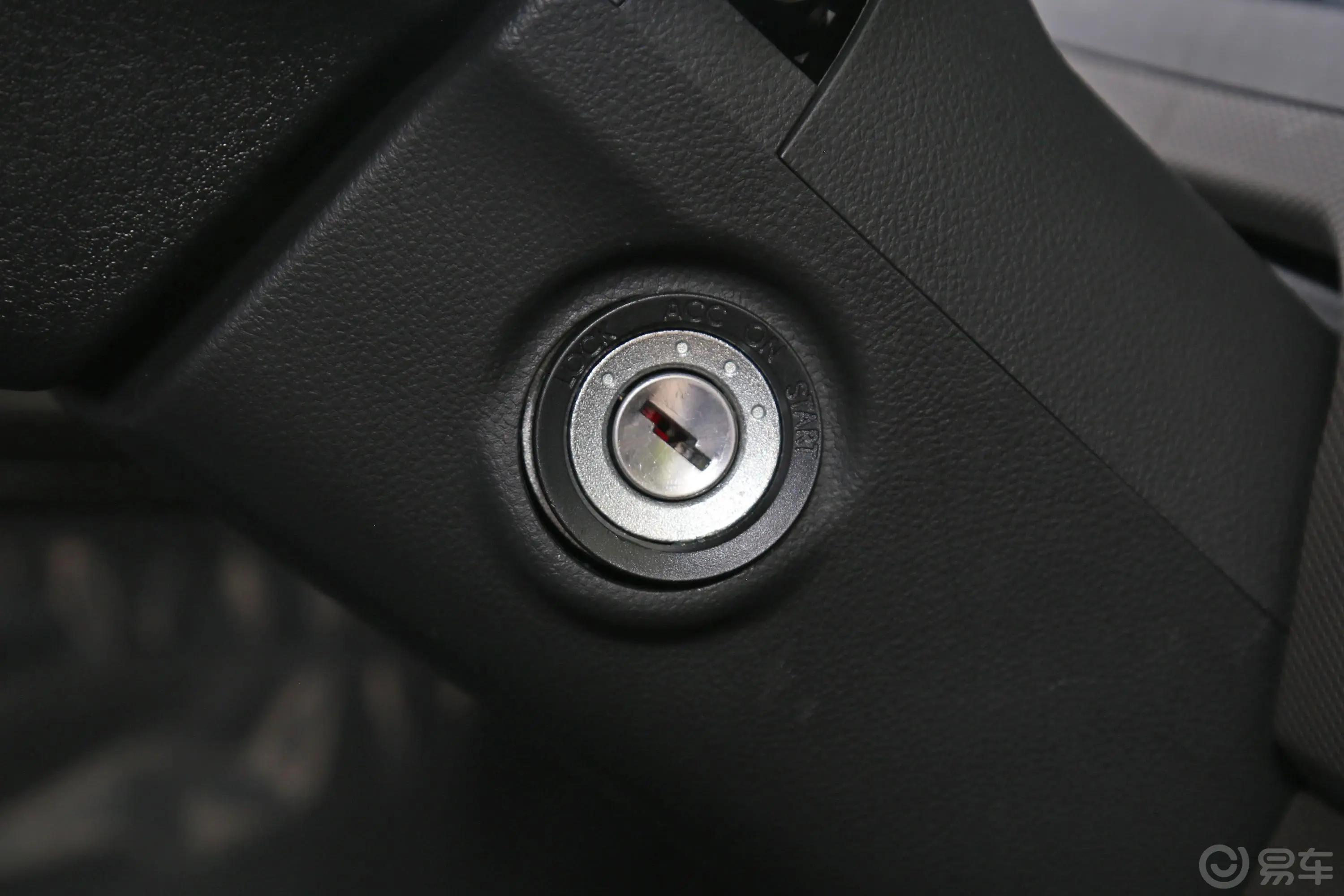 鑫源T20 EV板货车舒适型钥匙孔或一键启动按键