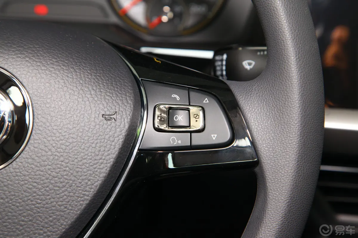朗逸1.5L 手自一体 舒适版 国VI右侧方向盘功能按键