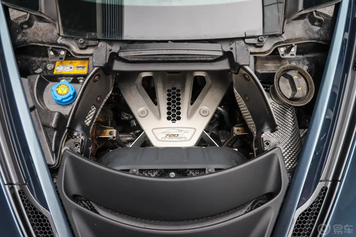 迈凯伦720S4.0T Coupe发动机舱整体