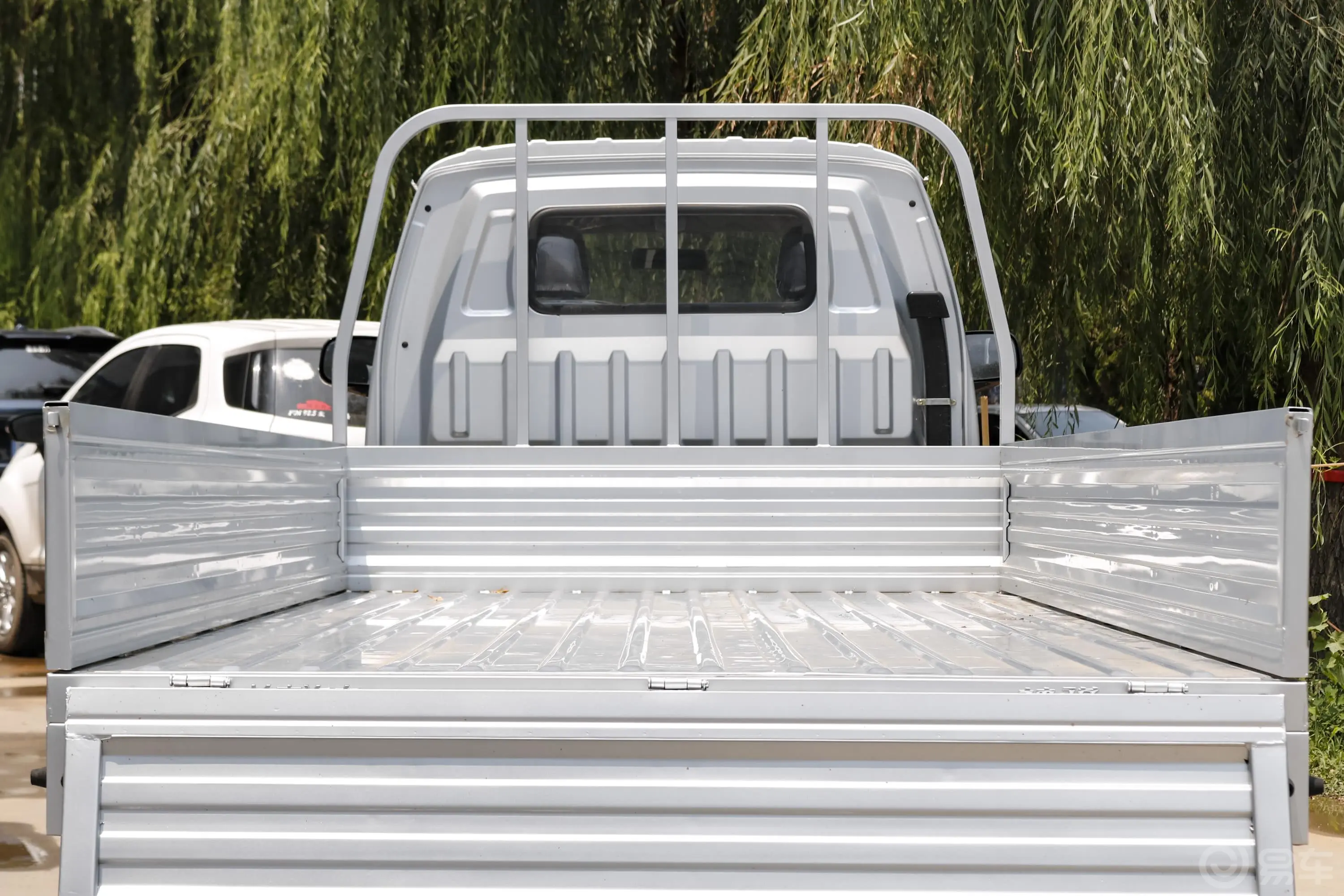 神骐T20T20L 载货车单排 1.5L 手动 舒适版 3.6米货箱后备厢空间特写